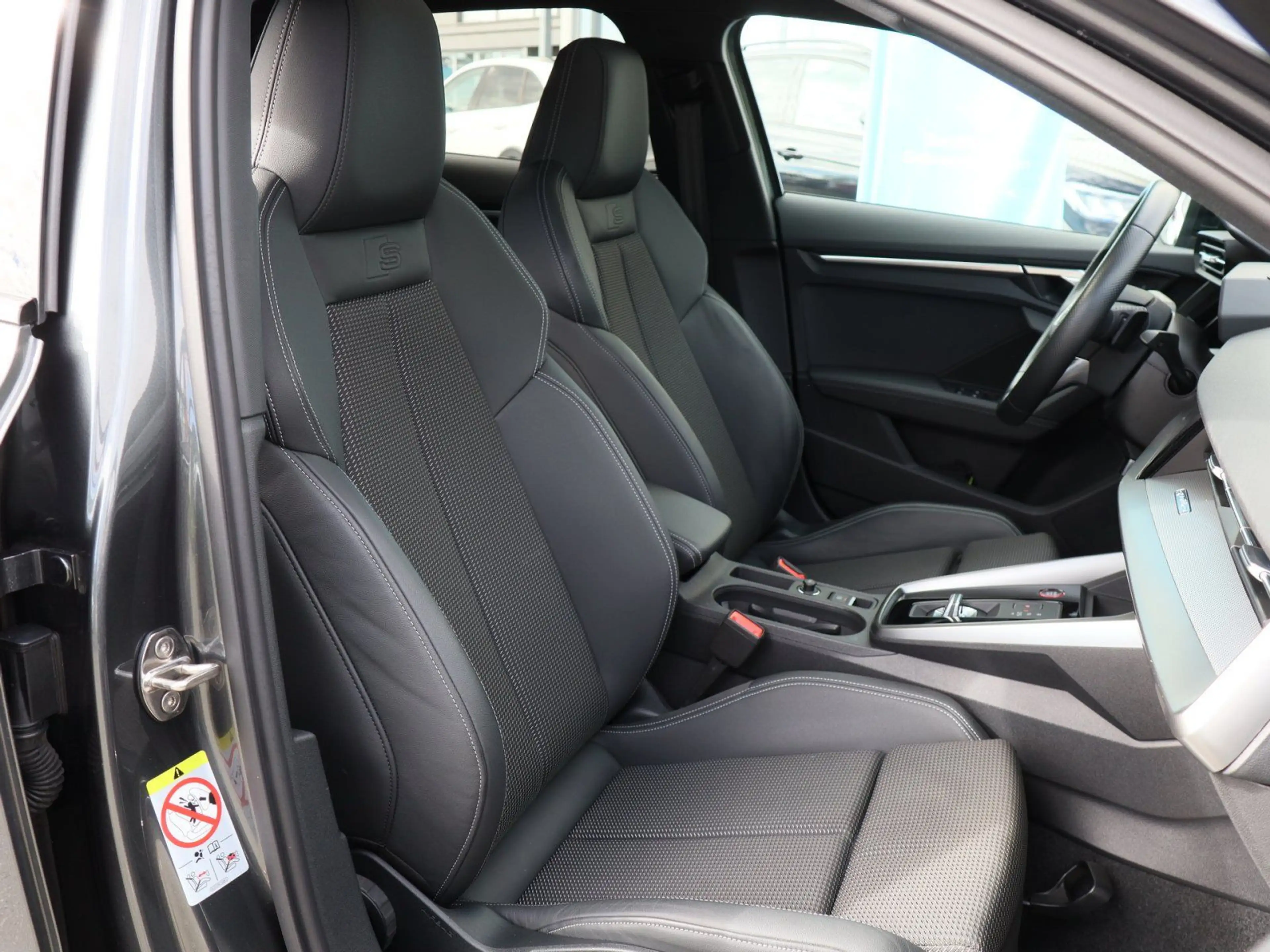 Audi S3 nza 2.0 TFSI Black Pano B&O LED Kam — photo 6