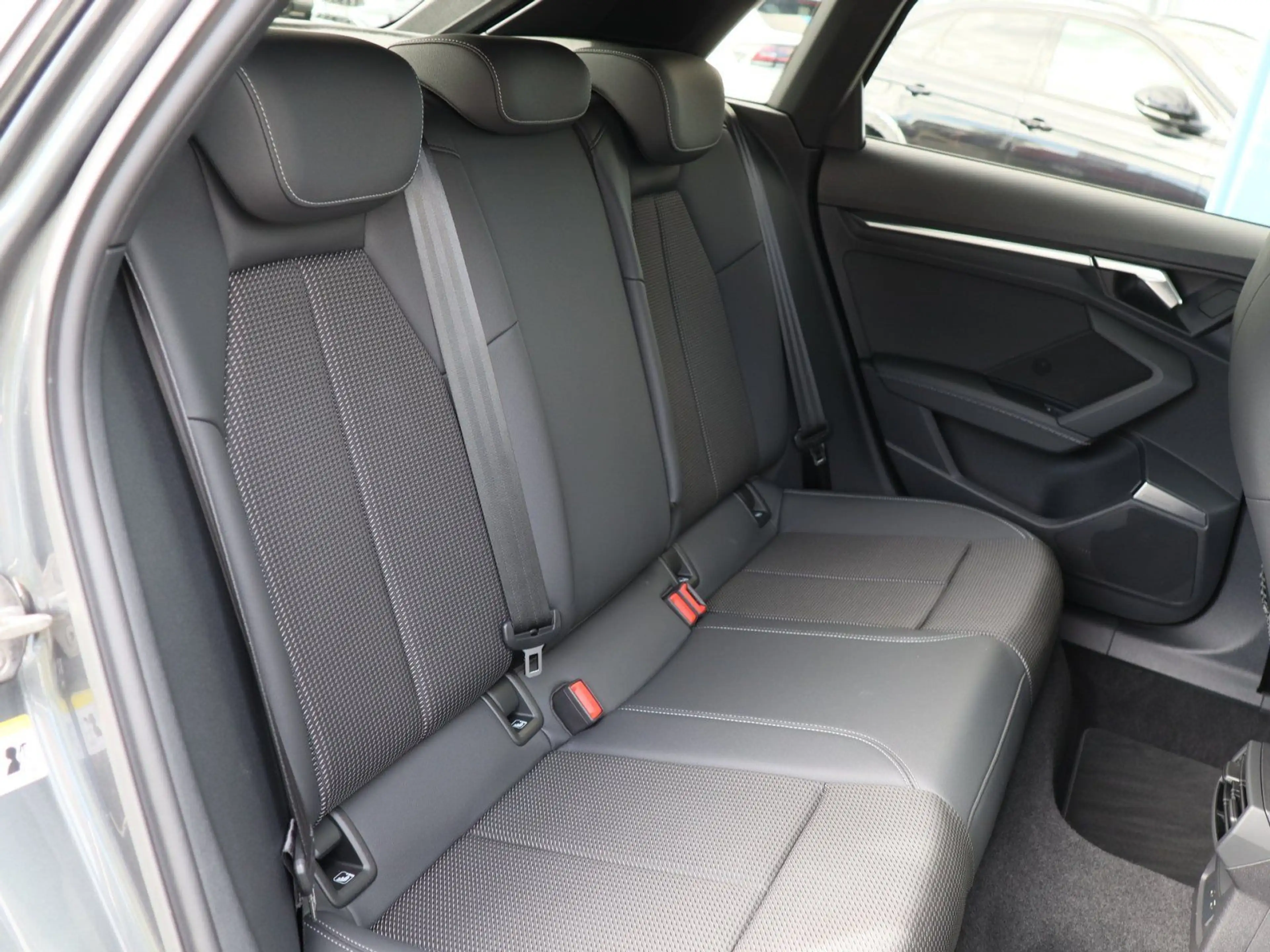 Audi S3 nza 2.0 TFSI Black Pano B&O LED Kam — photo 4