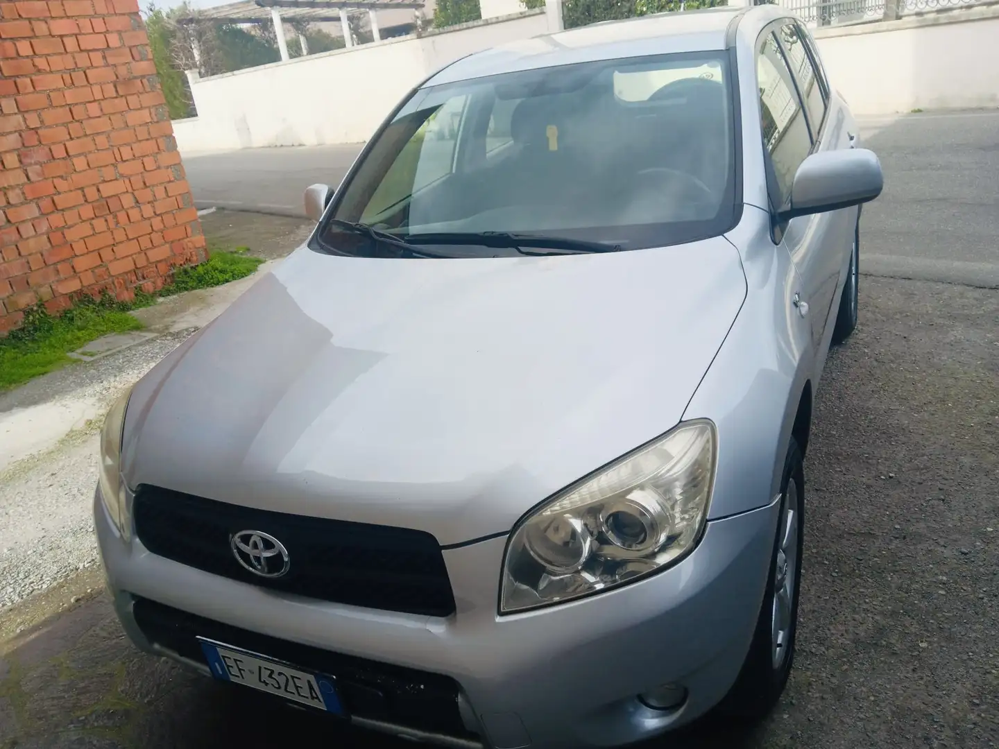 Toyota RAV 4 2.2 D-4D 4x4 Travel Argento - 1