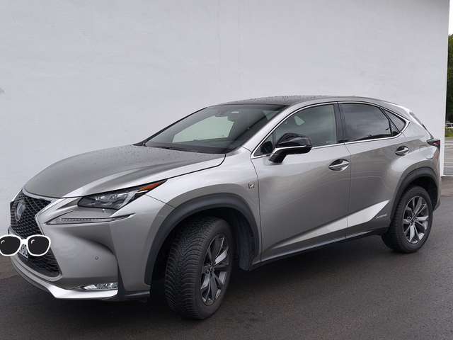 Imagine Lexus NX 300h E-FOUR F Sport / höchsten Ausstattungsversion /