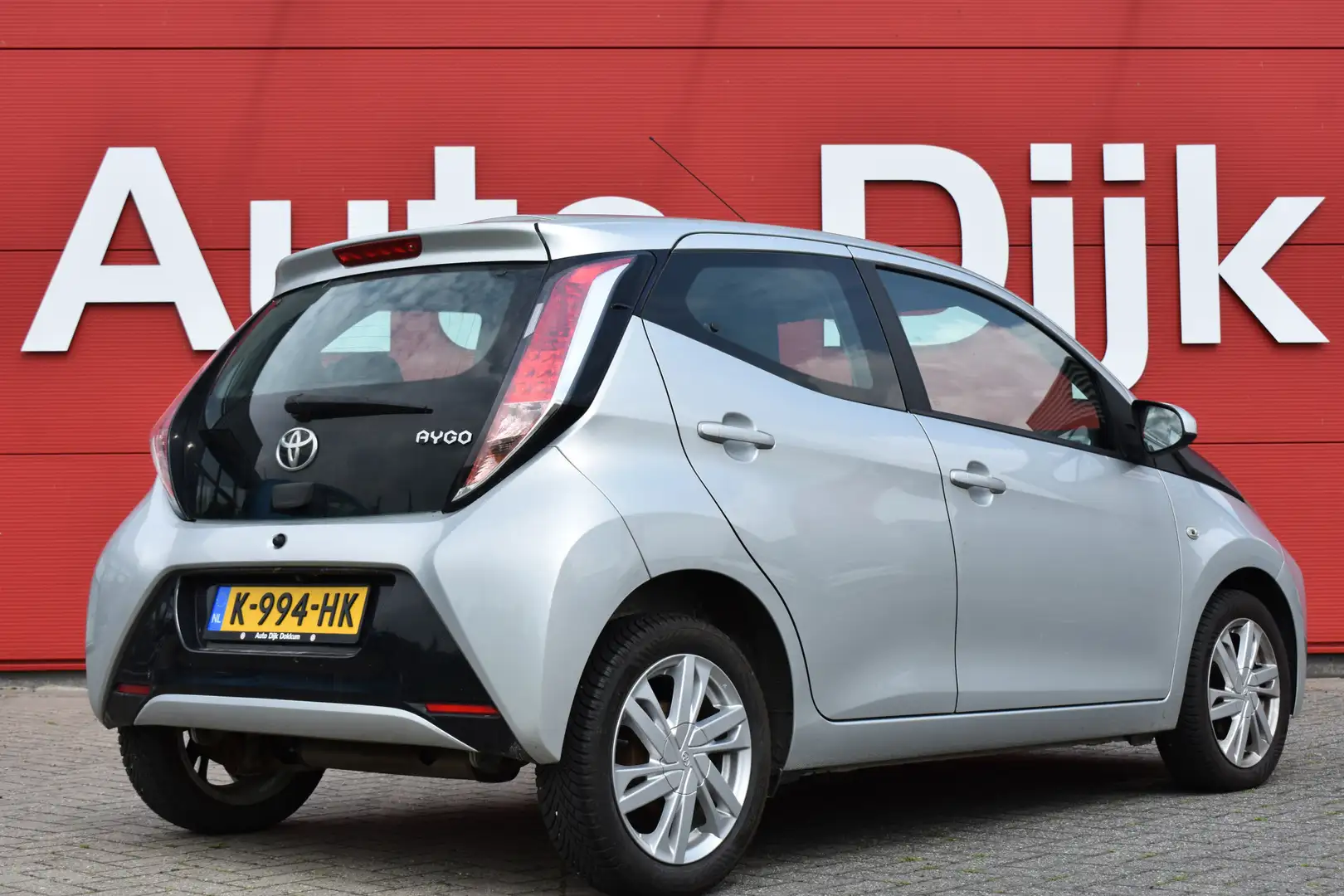 Toyota Aygo 1.0 VVT-i x Camera | Airco | Cruise | Bluetooth | Gris - 2