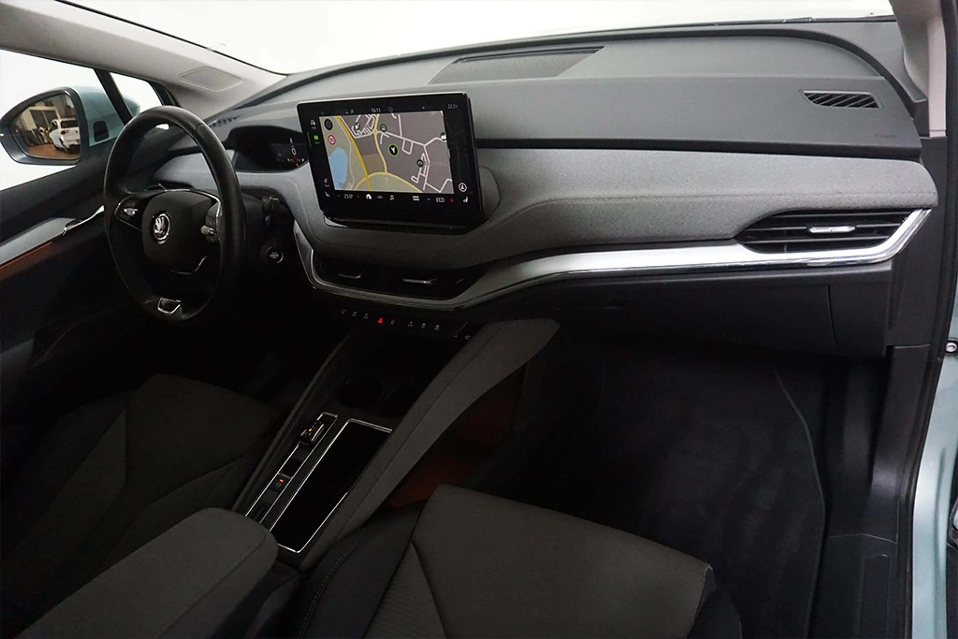 Skoda Enyaq 60e 132Kw Virtual AHK Pano SHZ LED ACC — photo 11
