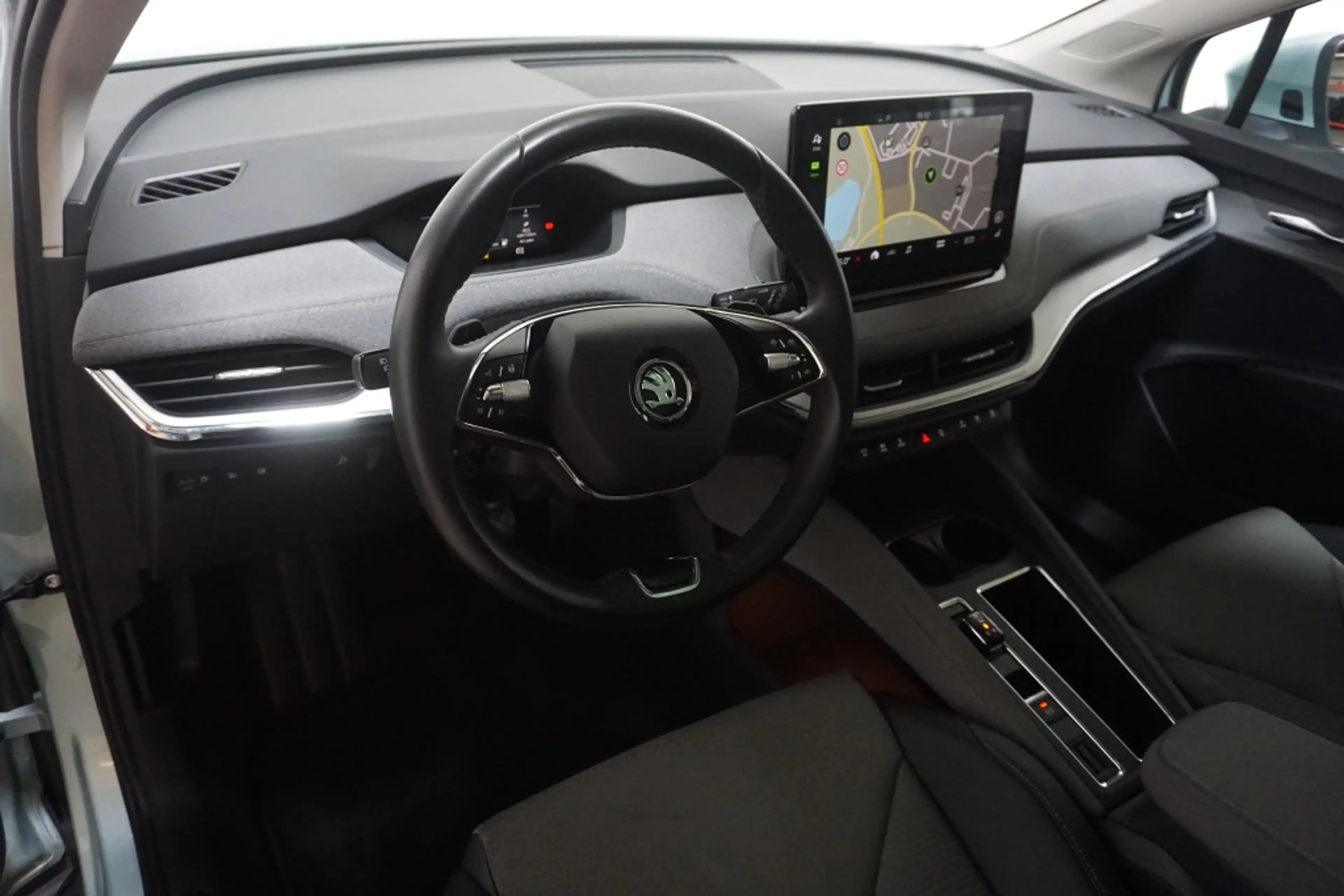 Skoda Enyaq 60e 132Kw Virtual AHK Pano SHZ LED ACC — photo 9