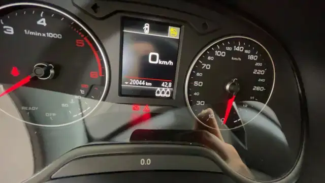 Audi Q2 view 18