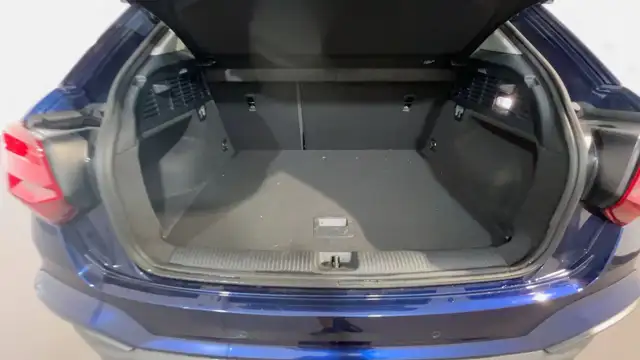 Audi Q2 view 6