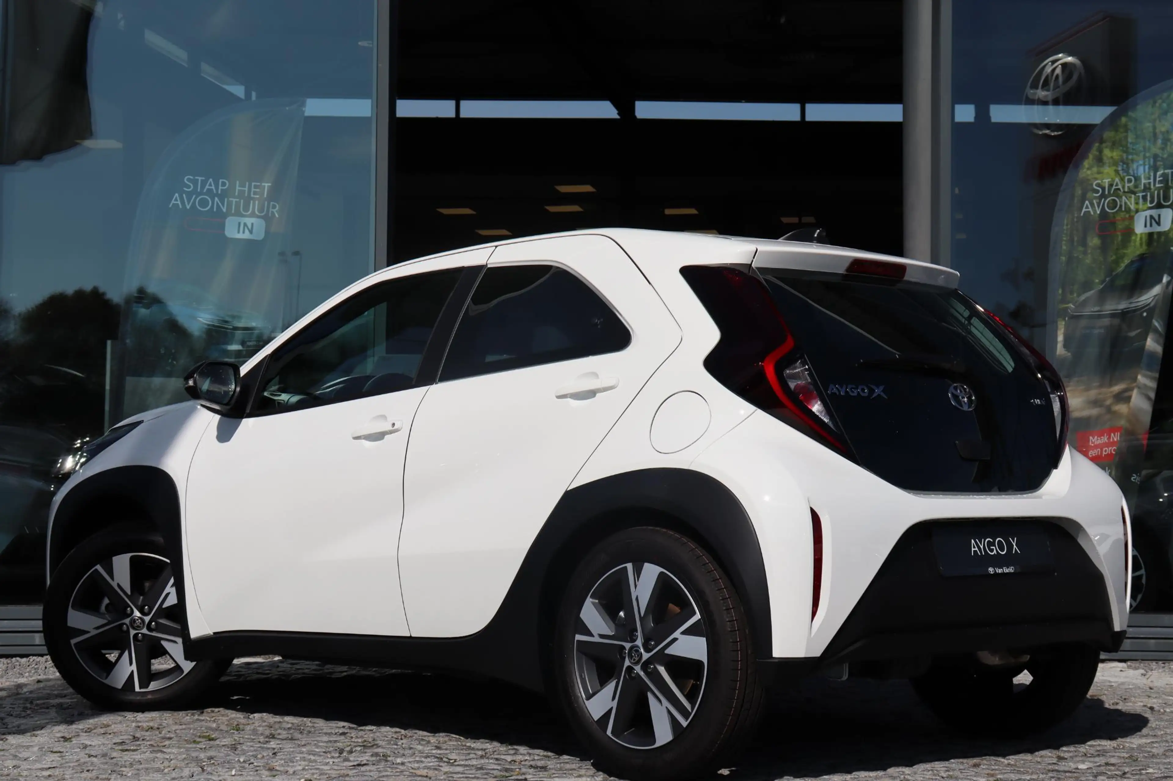 Toyota Aygo X Hybrid 115 Play GO, 17 Inch Lm velgen Nieuw en dir — photo 5