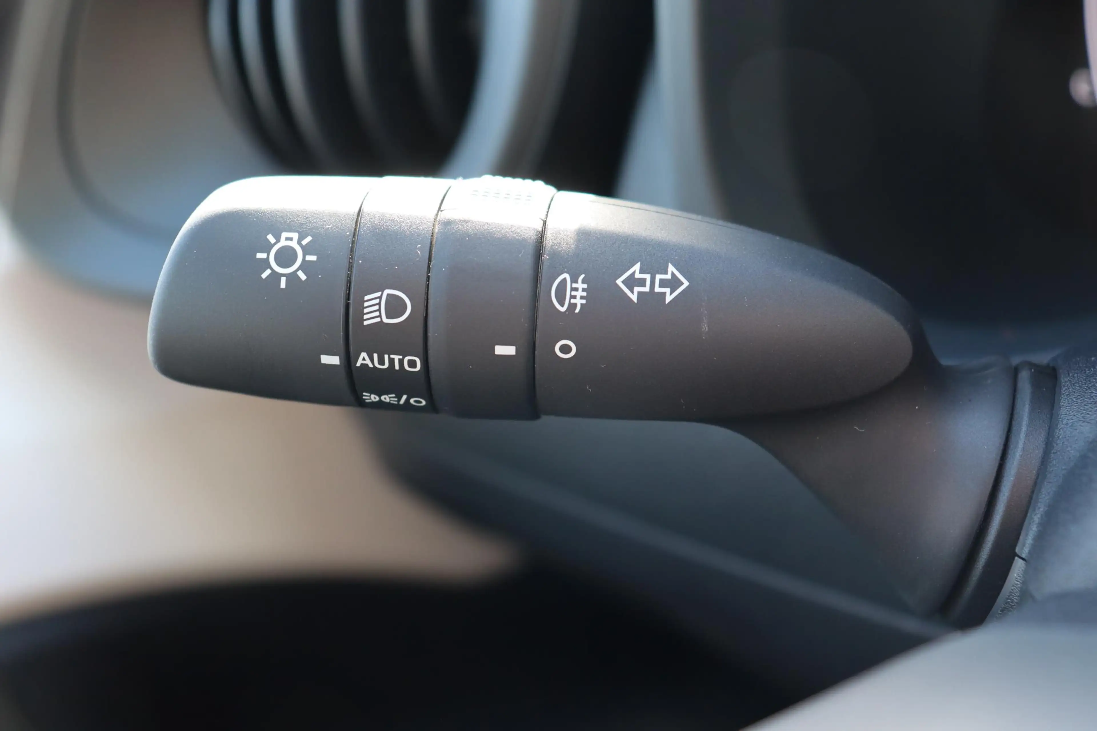 Toyota Aygo X Hybrid 115 Play GO, 17 Inch Lm velgen Nieuw en dir — photo 15