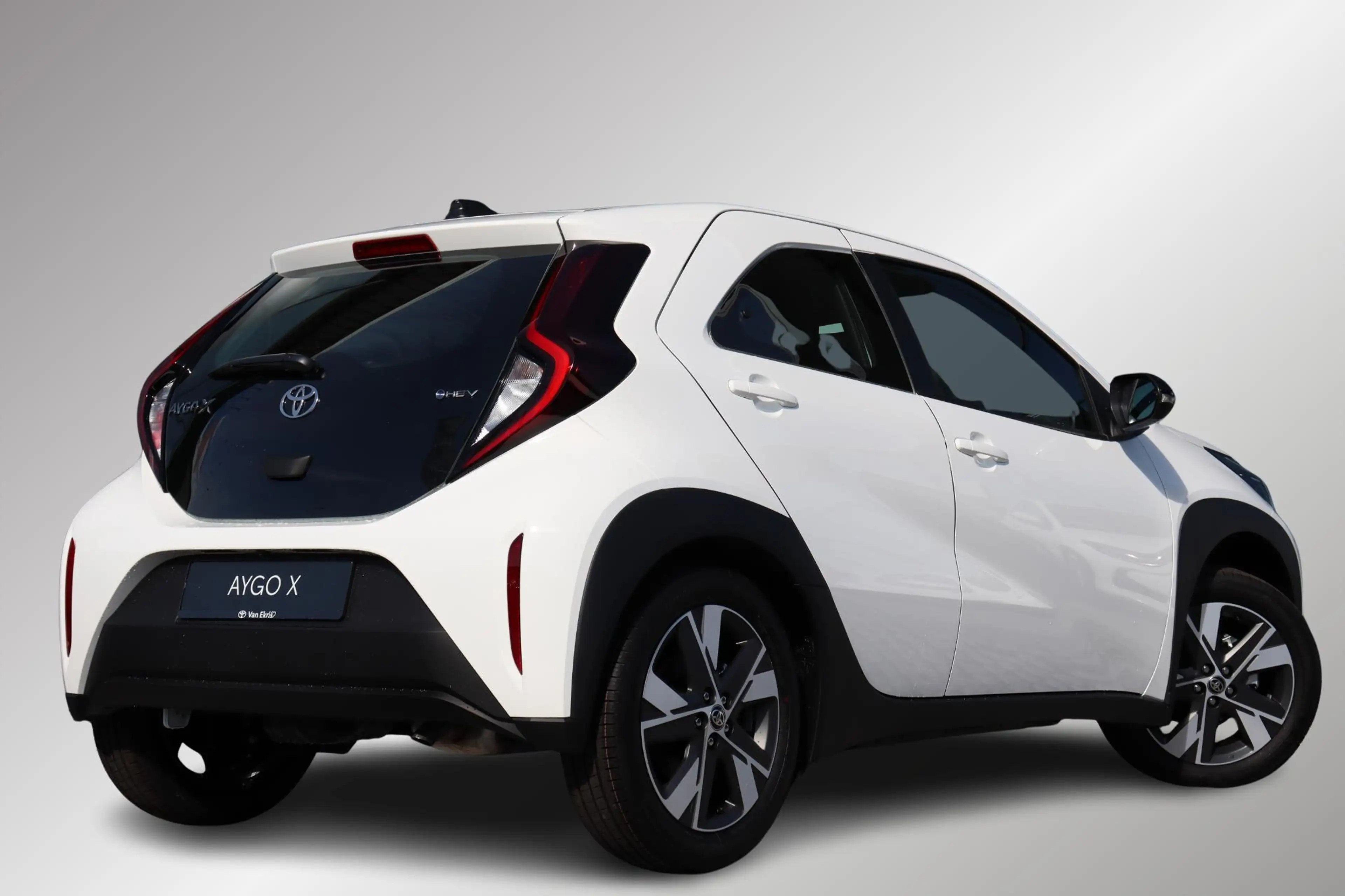 Toyota Aygo X Hybrid 115 Play GO, 17 Inch Lm velgen Nieuw en dir — photo 2