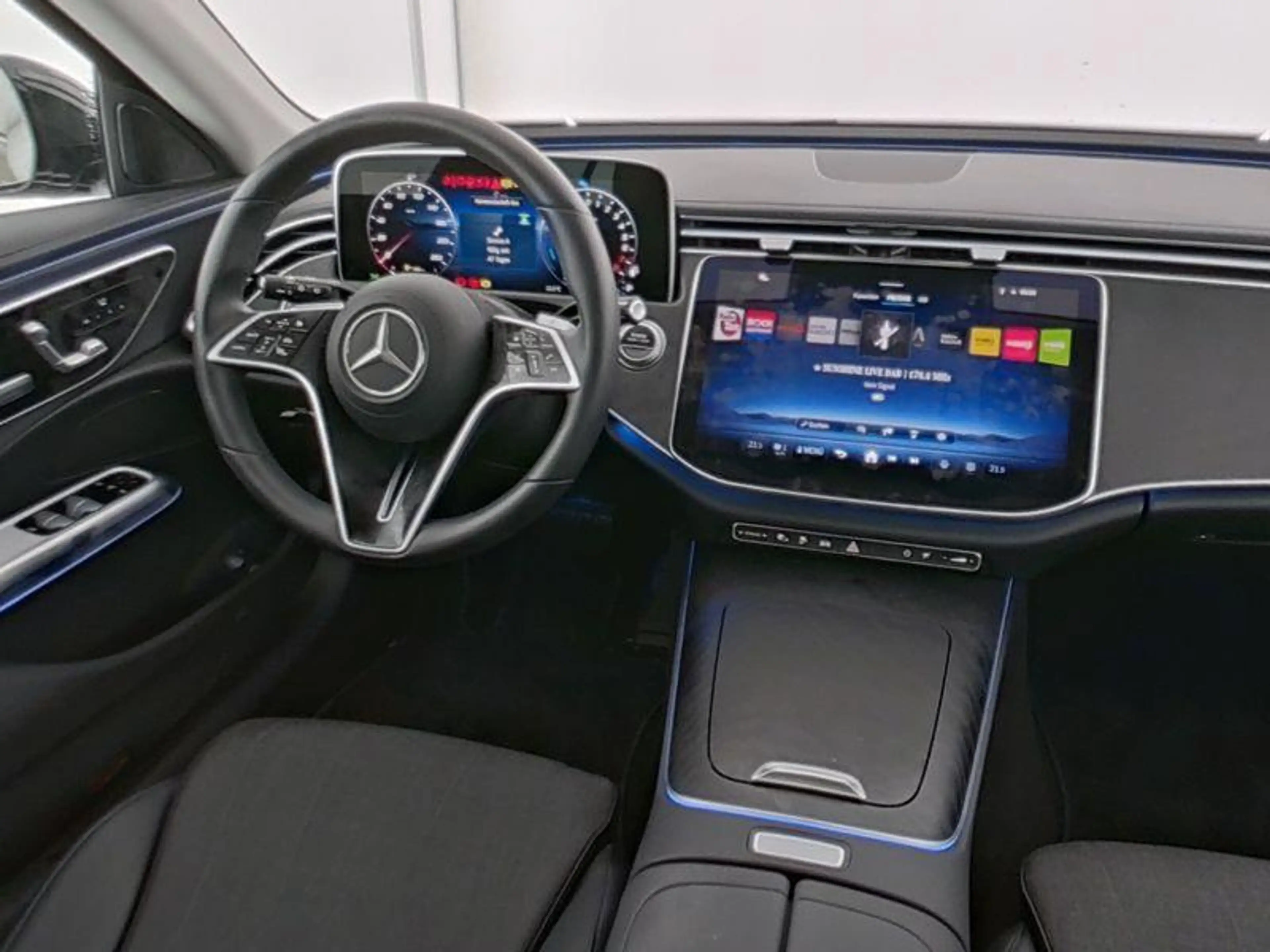 Mercedes-Benz E 300 e Break Luxury Line | Distronic | Smartphone Integ — photo 5