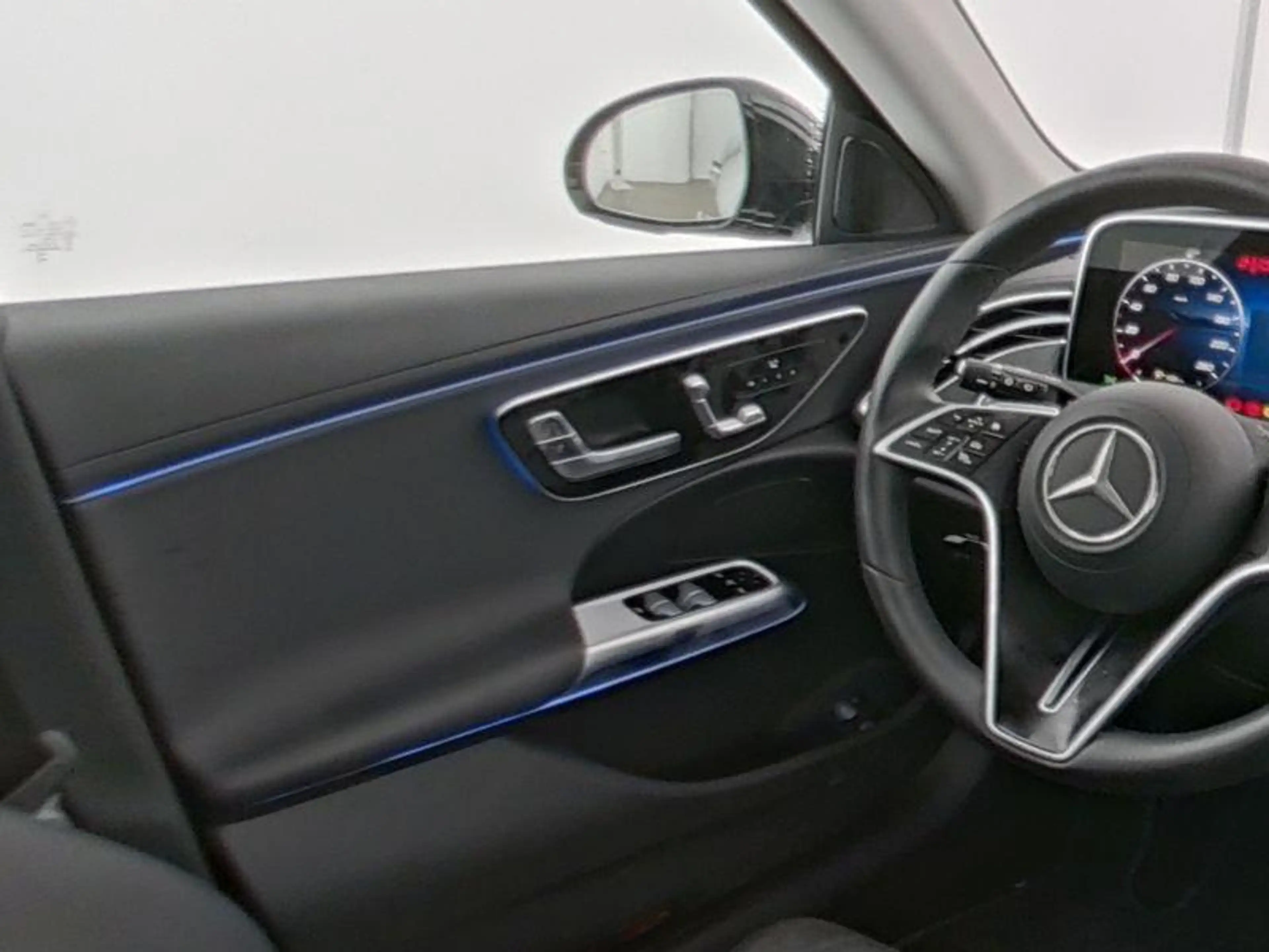 Mercedes-Benz E 300 e Break Luxury Line | Distronic | Smartphone Integ — photo 8