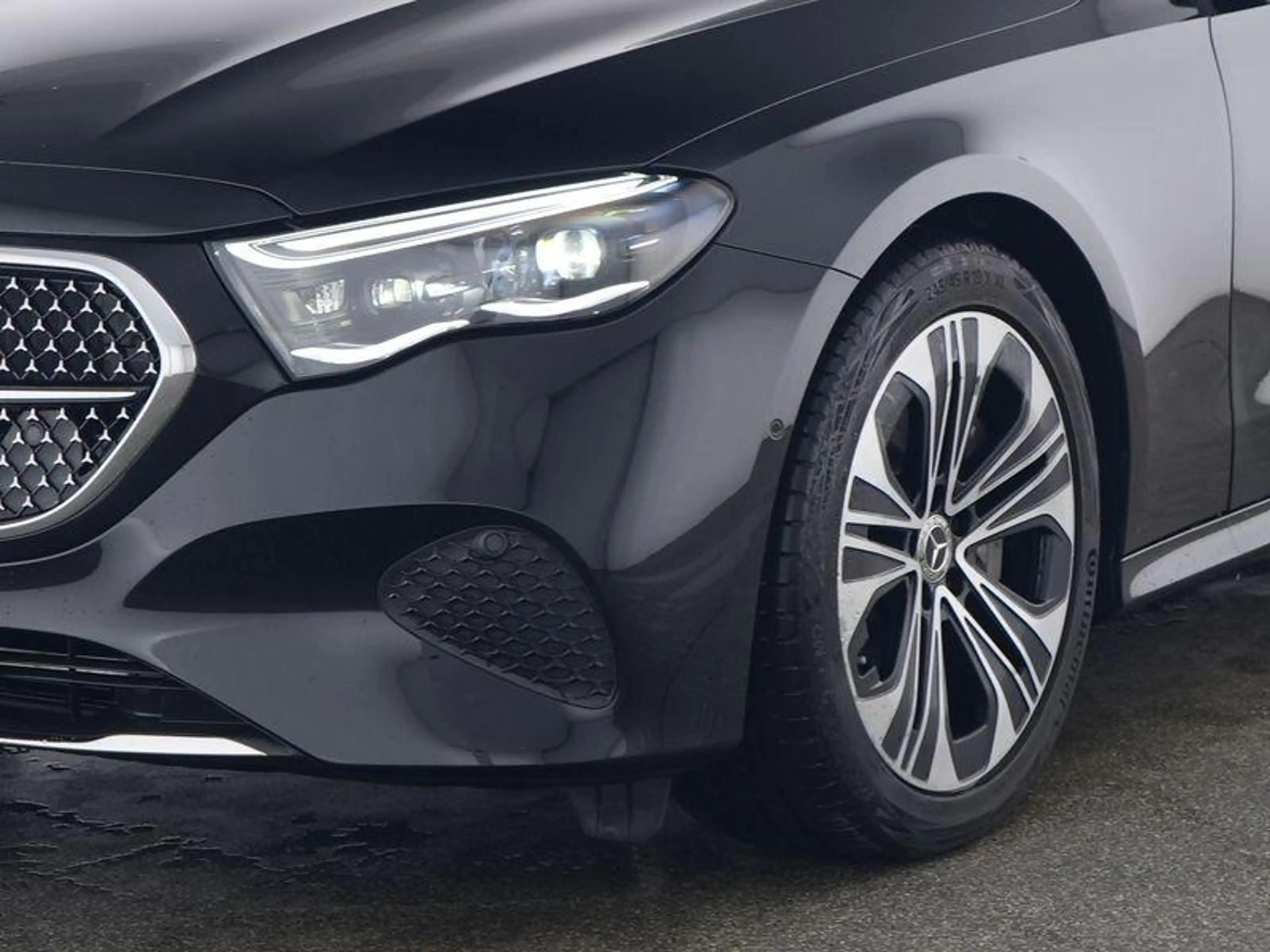 Mercedes-Benz E 300 e Break Luxury Line | Distronic | Smartphone Integ — photo 3