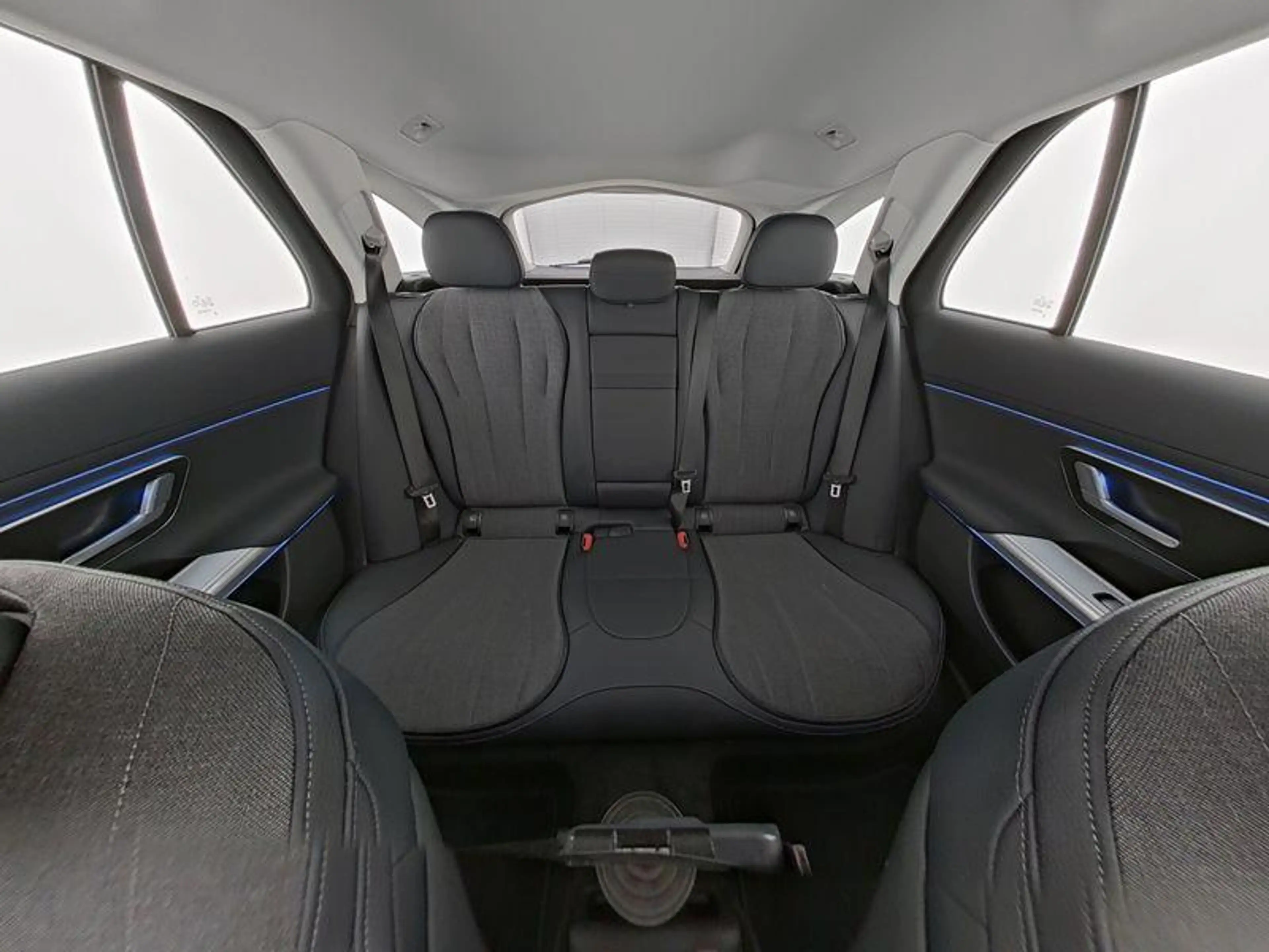 Mercedes-Benz E 300 e Break Luxury Line | Distronic | Smartphone Integ — photo 7