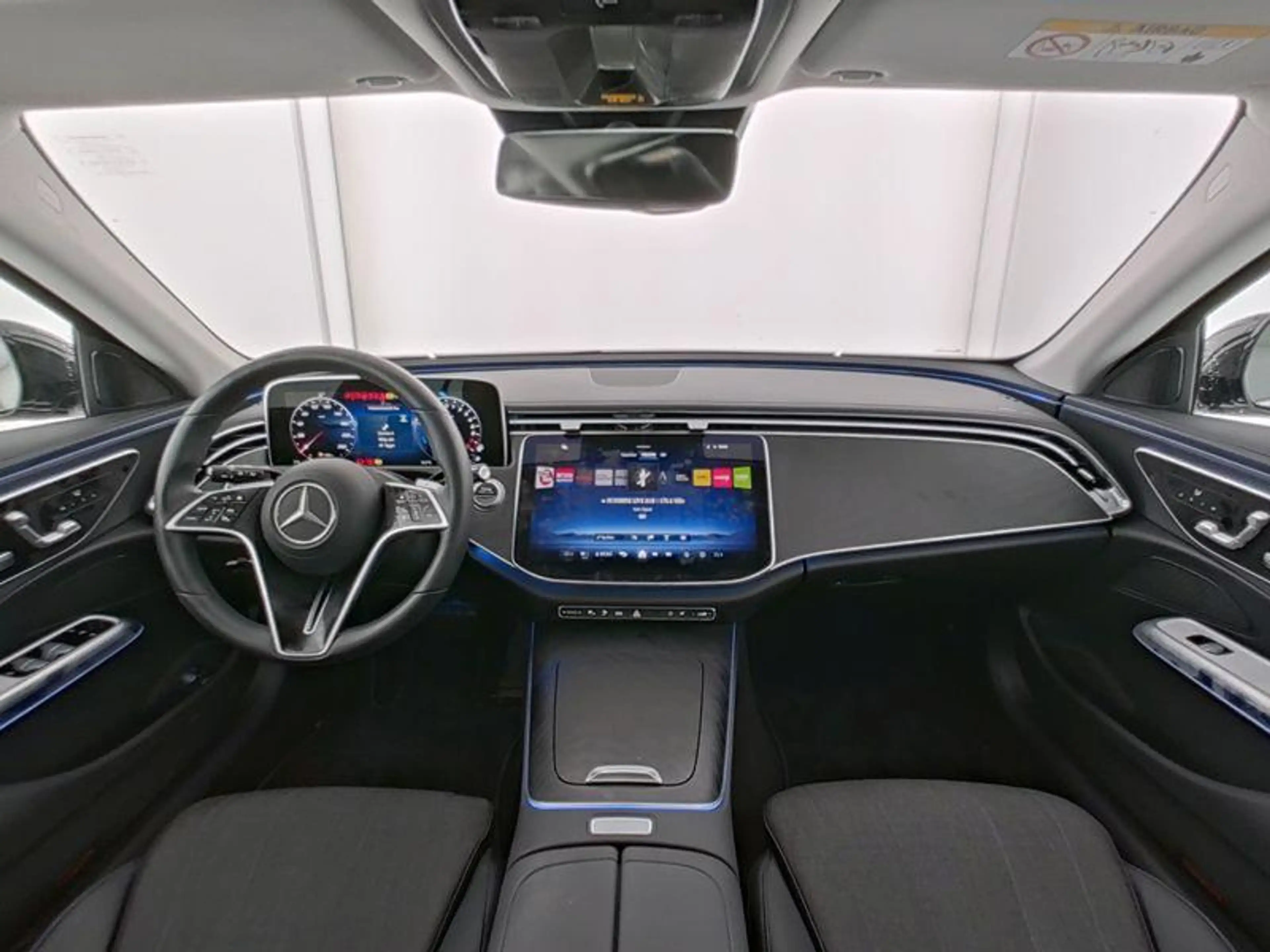 Mercedes-Benz E 300 e Break Luxury Line | Distronic | Smartphone Integ — photo 6