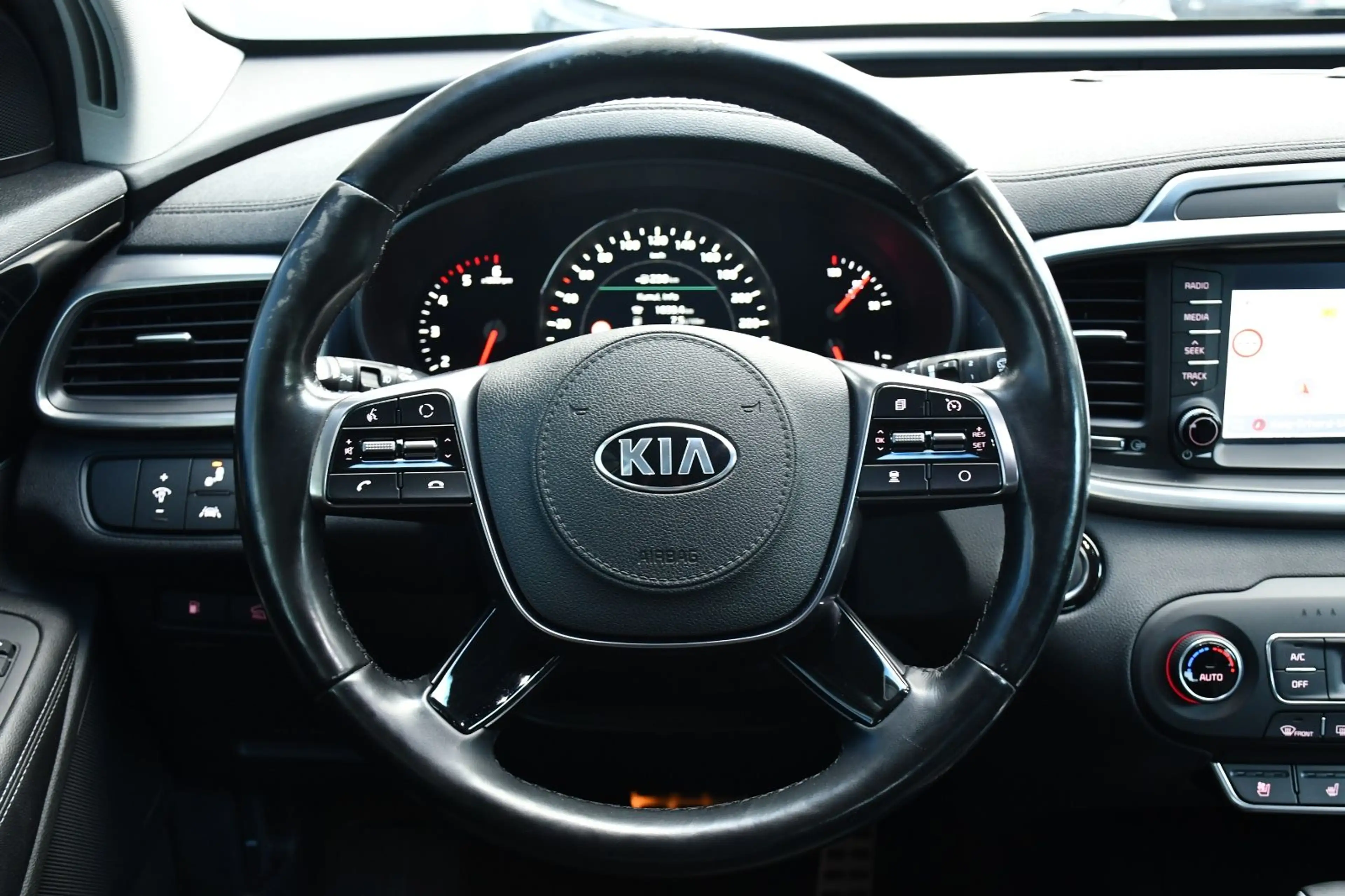 Kia Sorento Platinum Edition 4WD — photo 15
