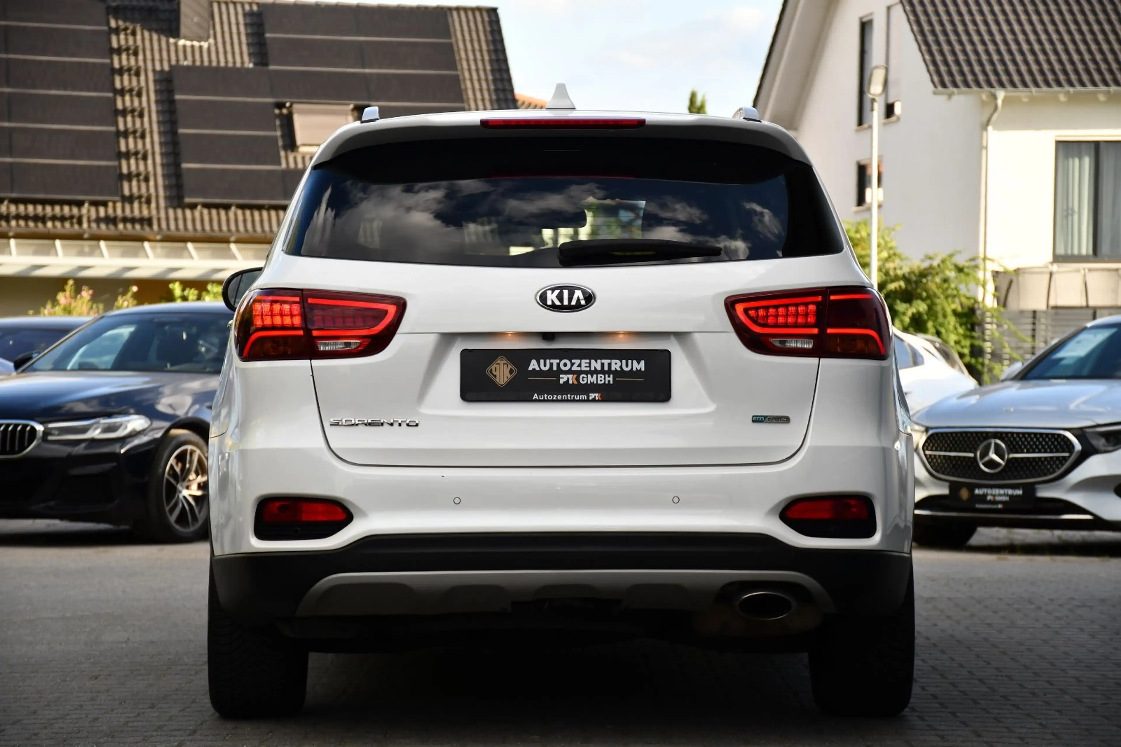 Kia Sorento Platinum Edition 4WD — photo 4