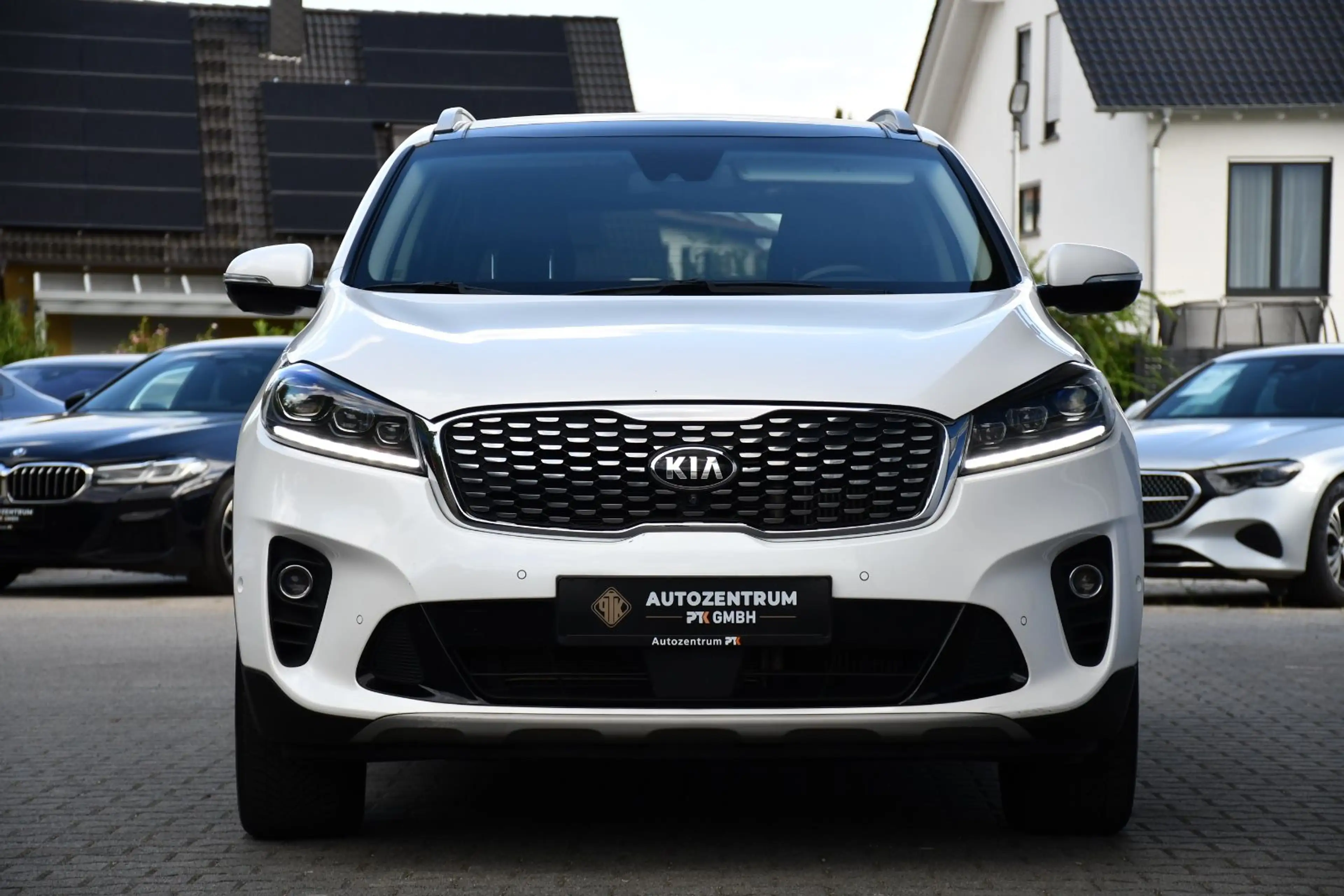 Kia Sorento Platinum Edition 4WD — photo 2