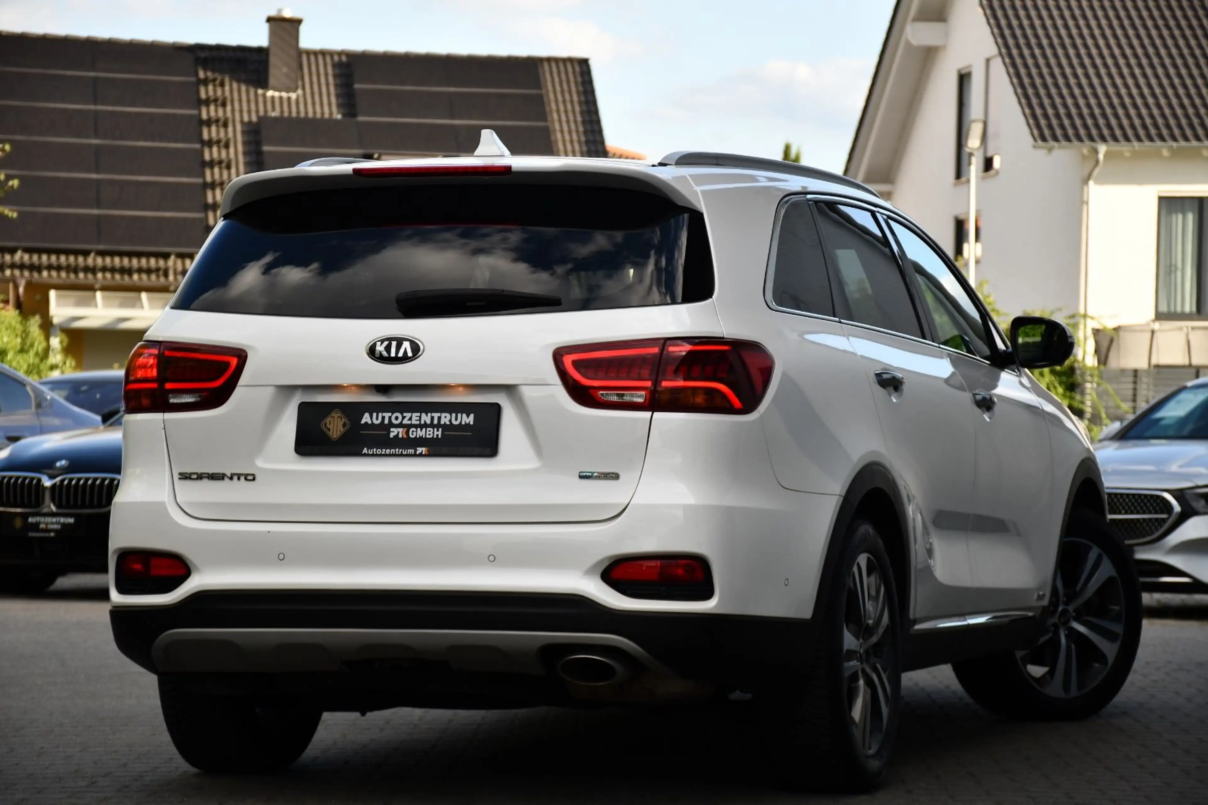 Kia Sorento Platinum Edition 4WD — photo 5