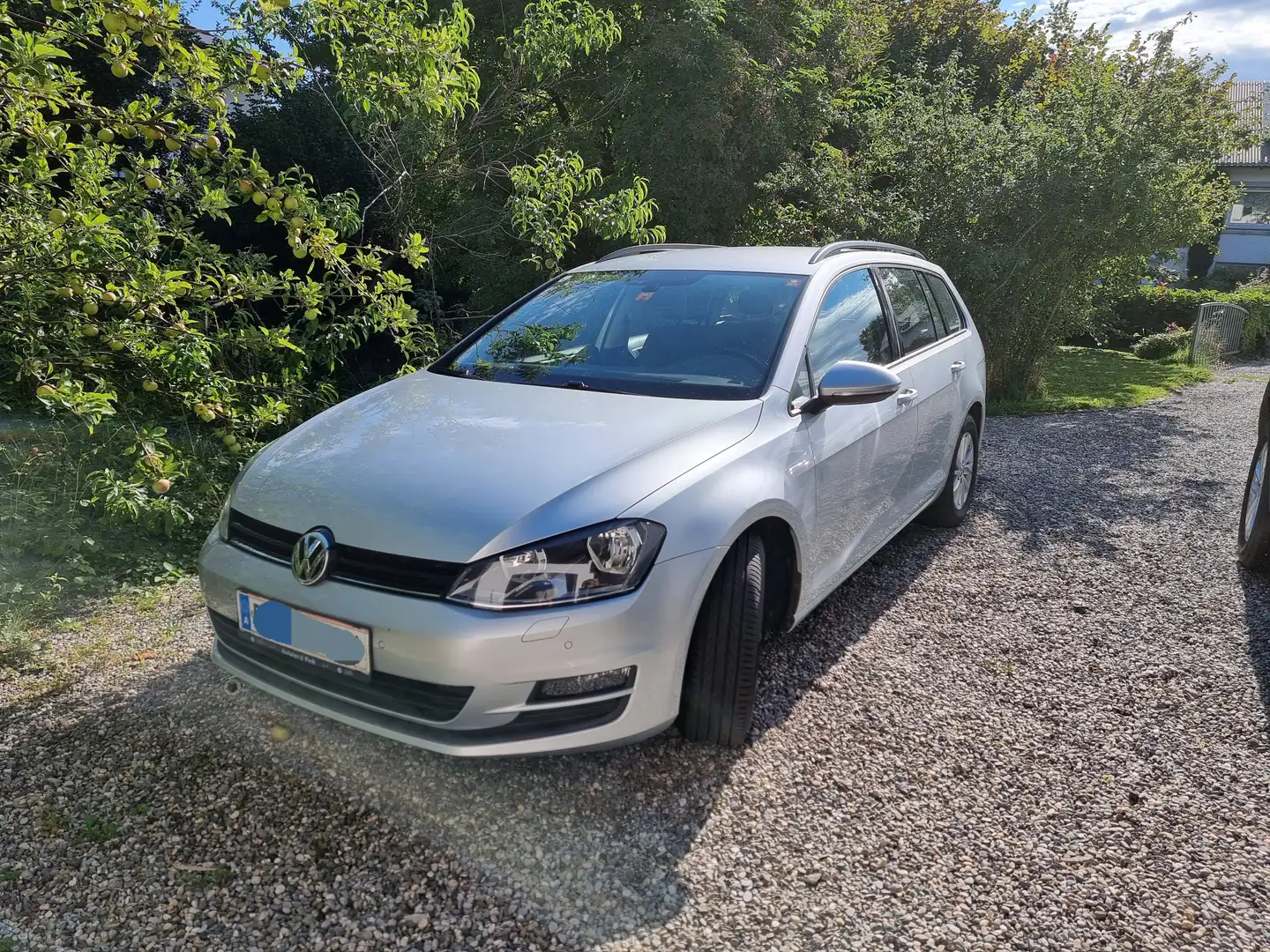 Volkswagen Golf Variant Top gepflegter VW Golf 7 Variant | Apple CarPlay | Klimaautomatik & Sitzheizung | Tempomat | wenig km | 1,2 TSI Silber - 1