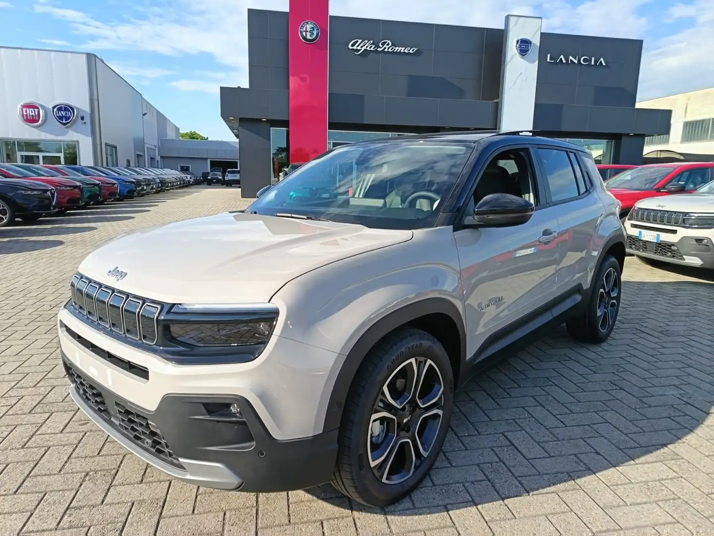 Jeep Avenger 1.2 Turbo Summit Beige - 1