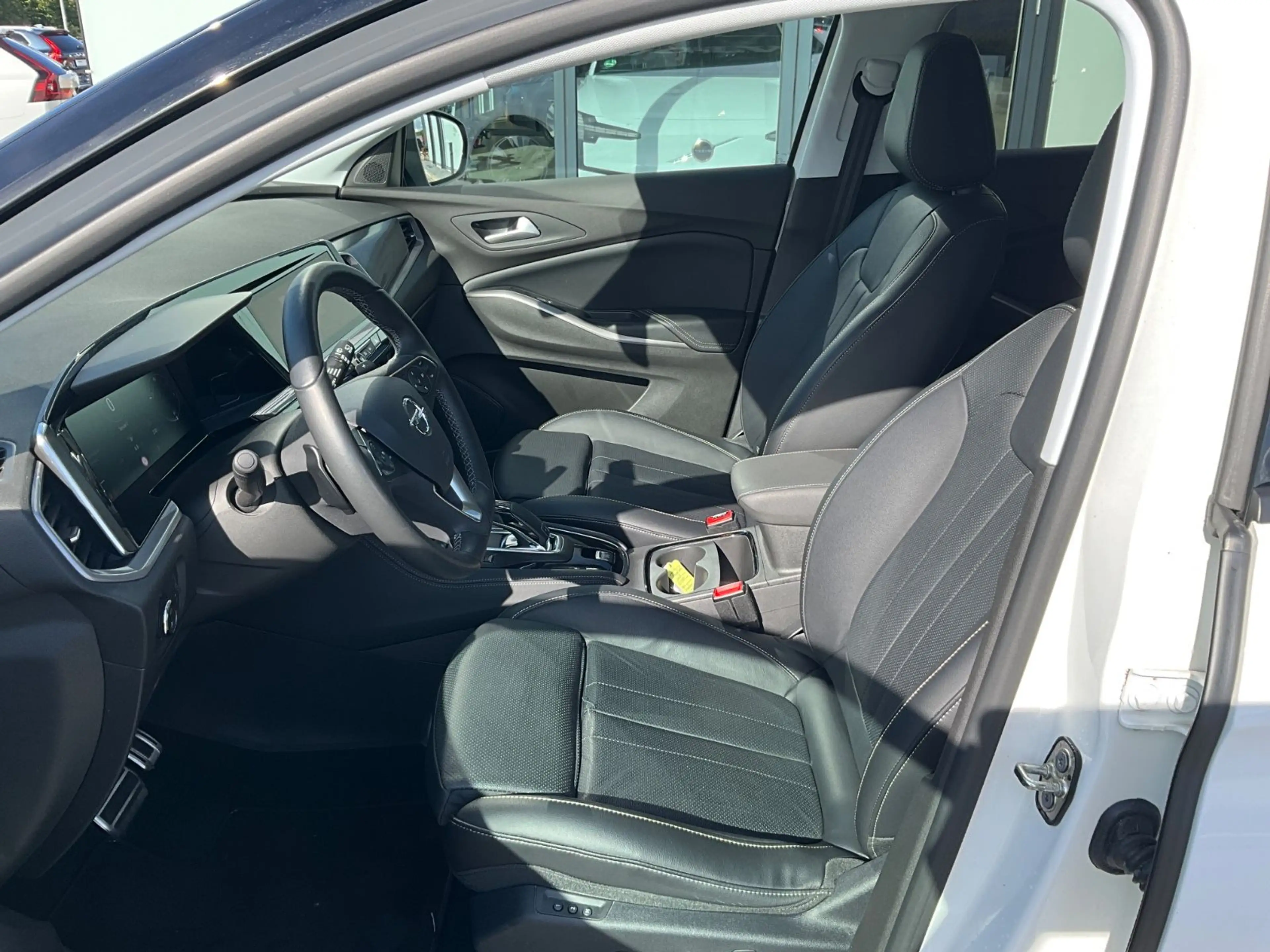 Opel Grandland X — photo 10