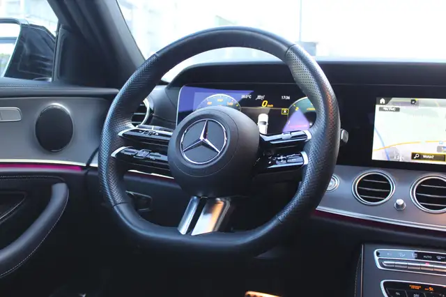 Mercedes-Benz E-Class view 9