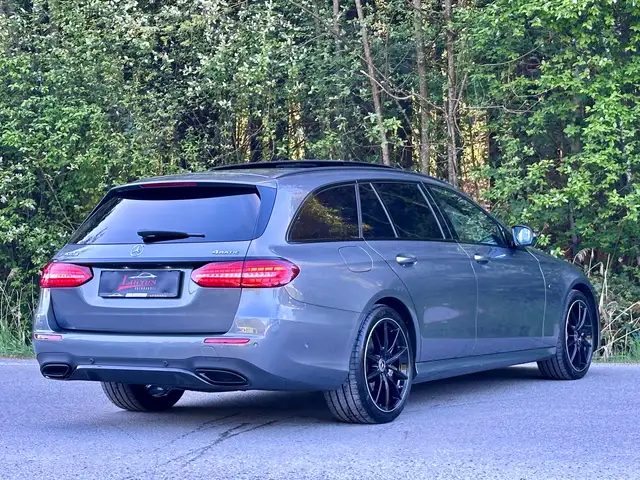 Mercedes-Benz E-Class view 2