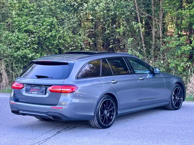 Mercedes-Benz E-Class view 6