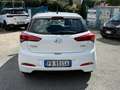 Hyundai i20 1.2 *SENSORI DI PARCHEGGIO/BLUETOOTH* Bílá - thumbnail 5