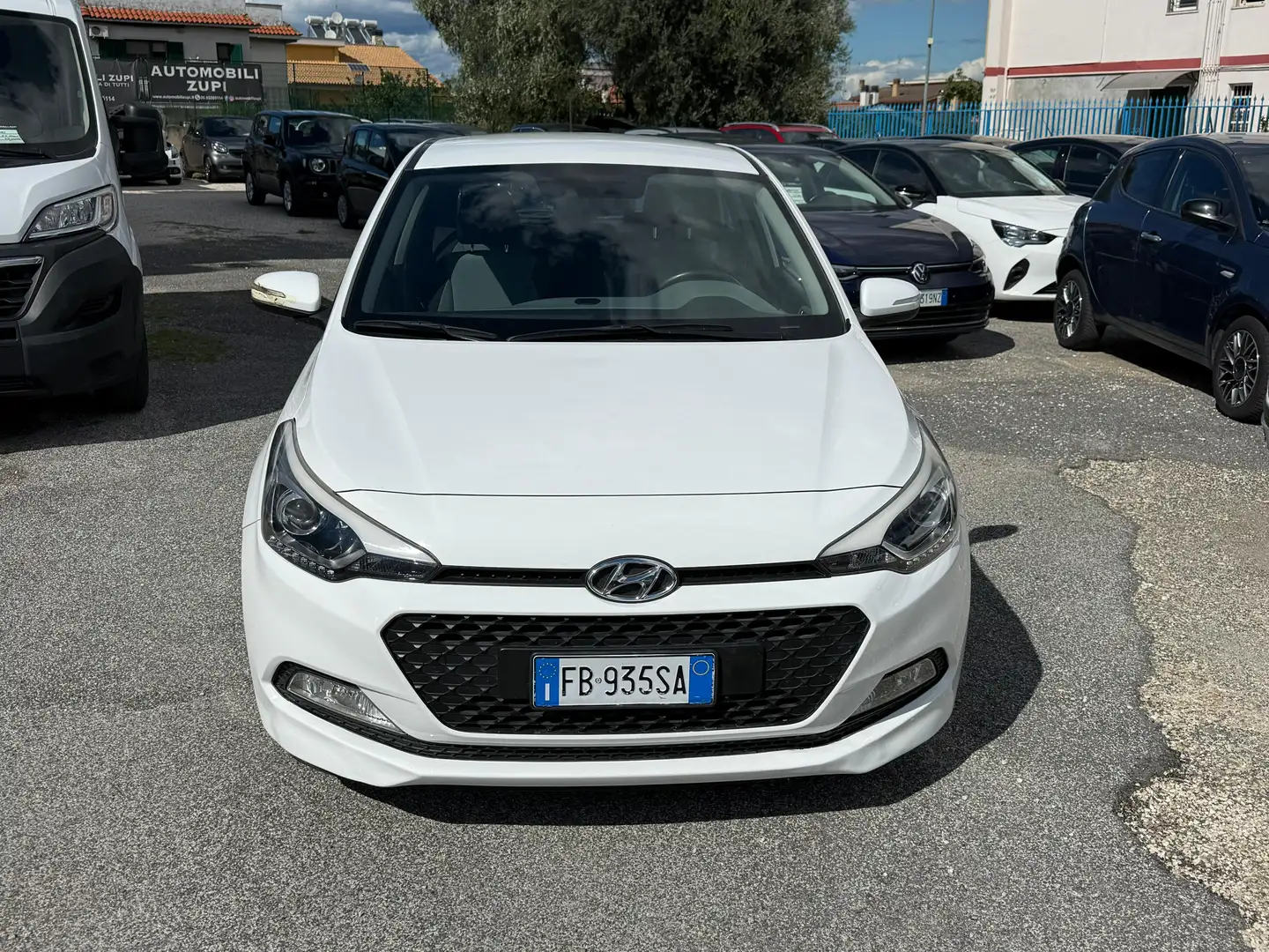 Hyundai i20 1.2 *SENSORI DI PARCHEGGIO/BLUETOOTH* Bílá - 2