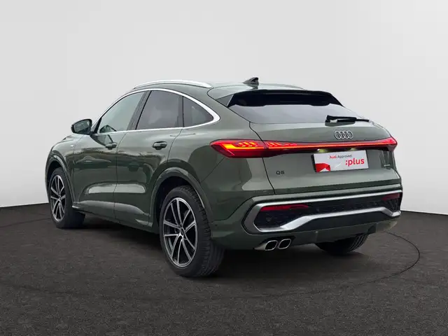 Audi Q5 view 2