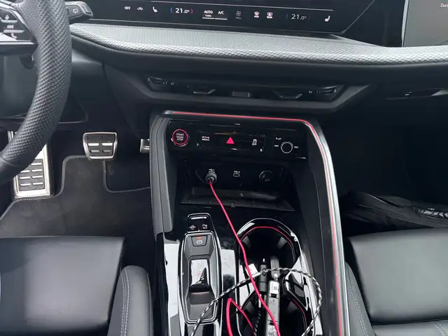 Audi Q5 view 10