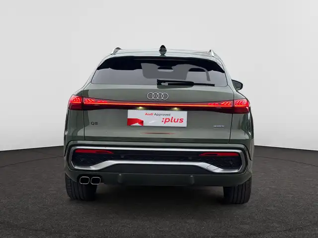Audi Q5 view 6
