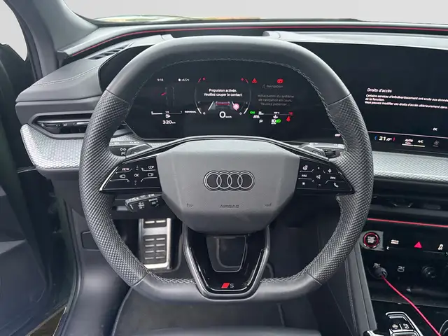 Audi Q5 view 12