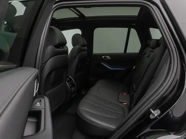 BMW X5 view 25