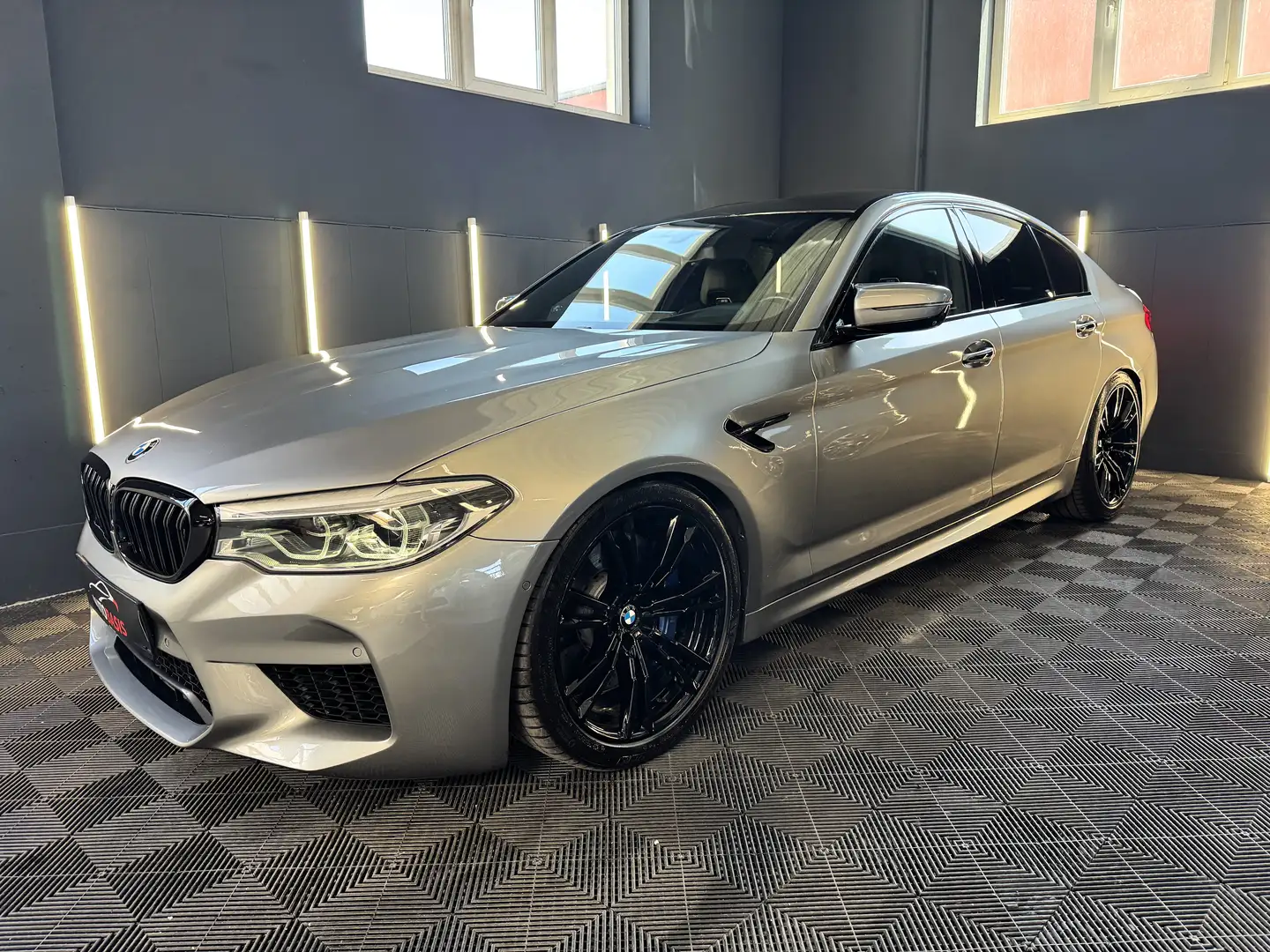 BMW M5 F90 M5 KW/Harman&Kardon/Nappa/Soft-Close/Alcantara Grau - 2