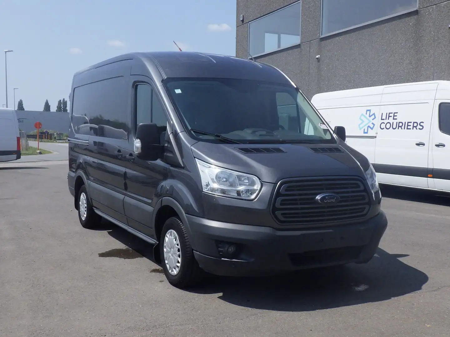 Ford Transit (Stock ID 42349) Bruin - 2