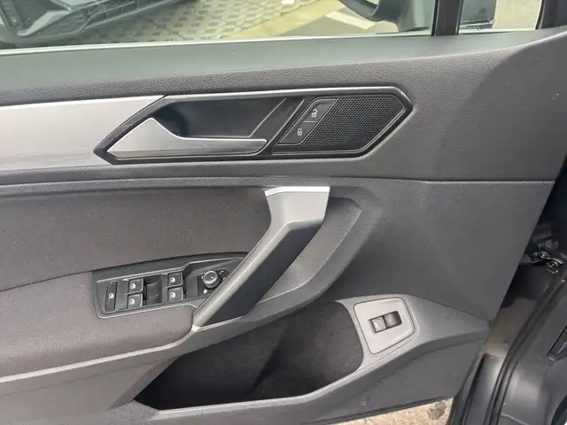 Volkswagen Tiguan view 14