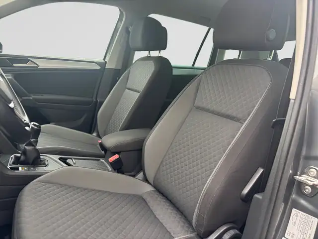 Volkswagen Tiguan view 9