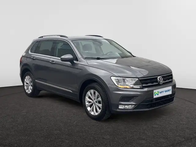 Volkswagen Tiguan view 4