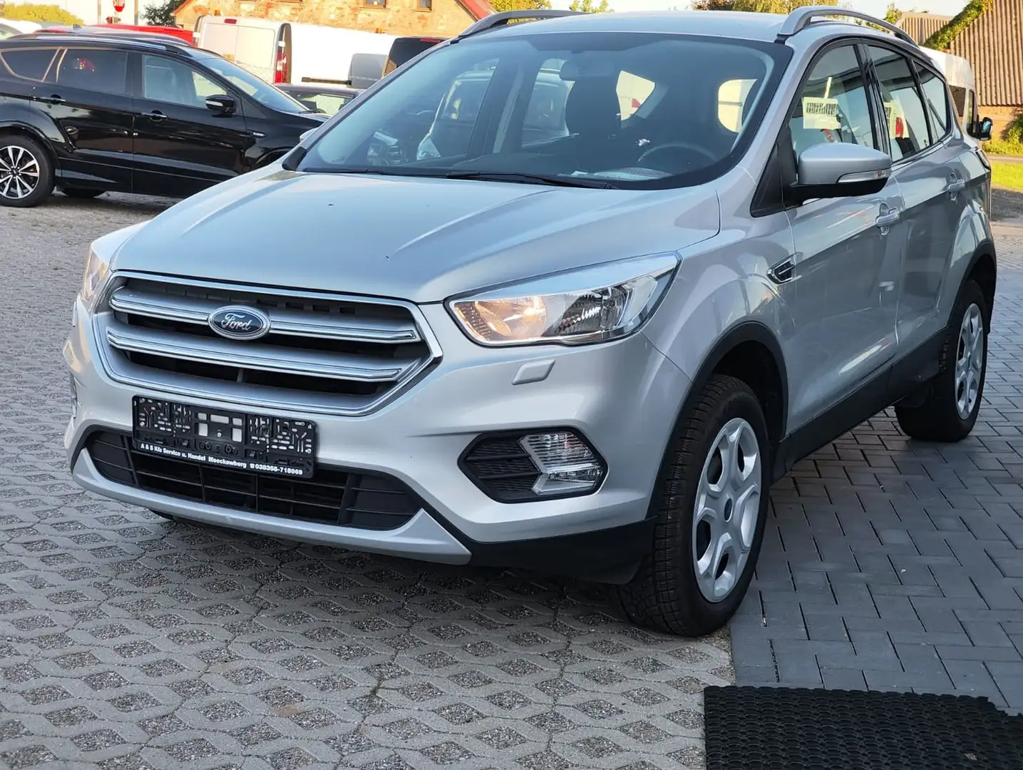Ford Kuga Trend Silber - 1
