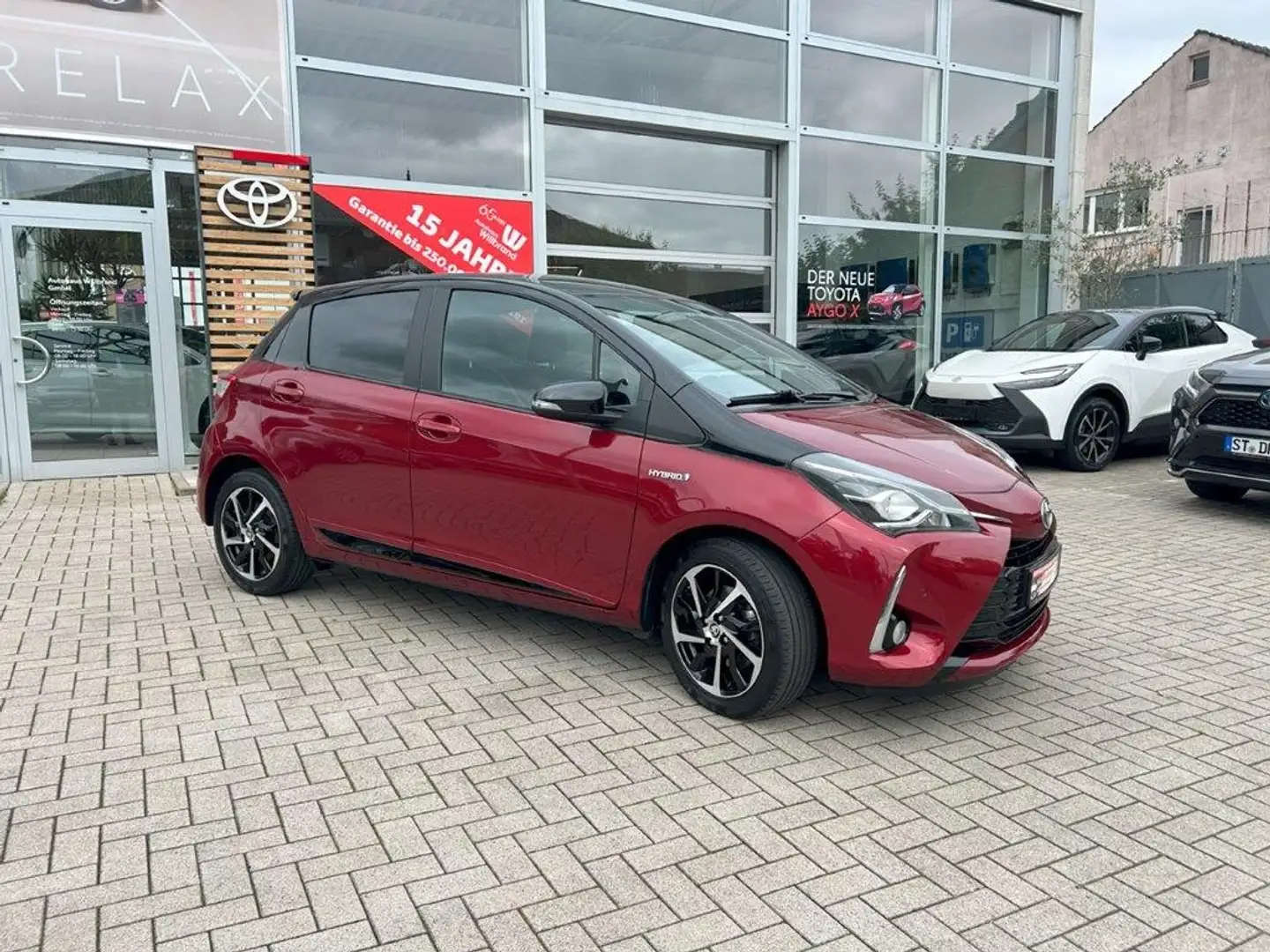 Toyota Yaris Hybrid Style Selection RFK ZVF MFL Sitzheizung Kli Rouge - 2