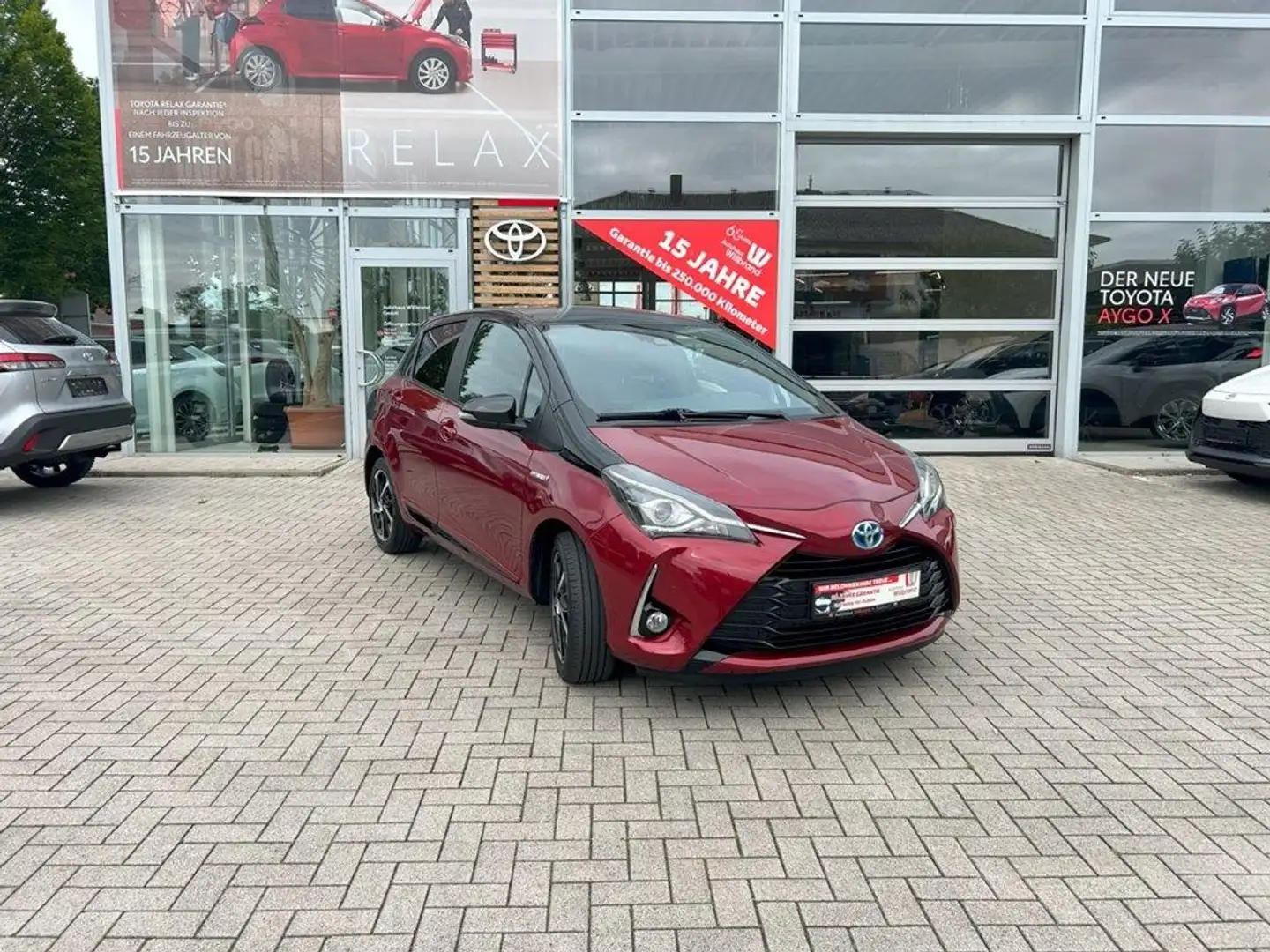 Toyota Yaris Hybrid Style Selection RFK ZVF MFL Sitzheizung Kli Rouge - 1