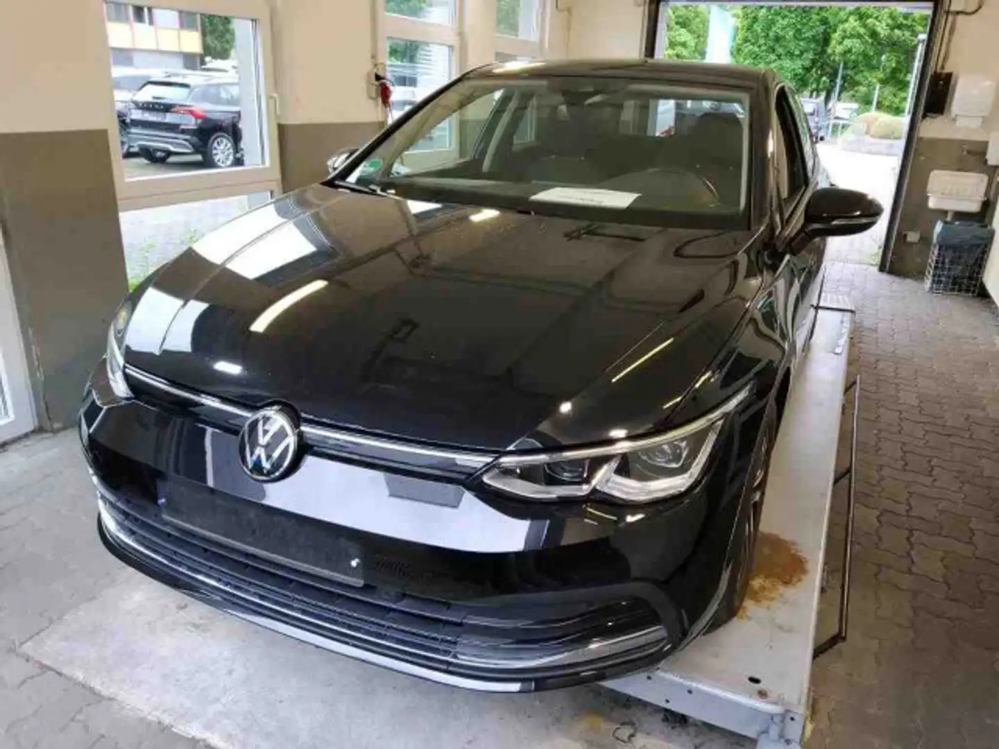 Volkswagen Golf 1.0 eTSI DSG ACTIVE IQ.LIGHT SITZHZ NAVI VI Schwarz - 2