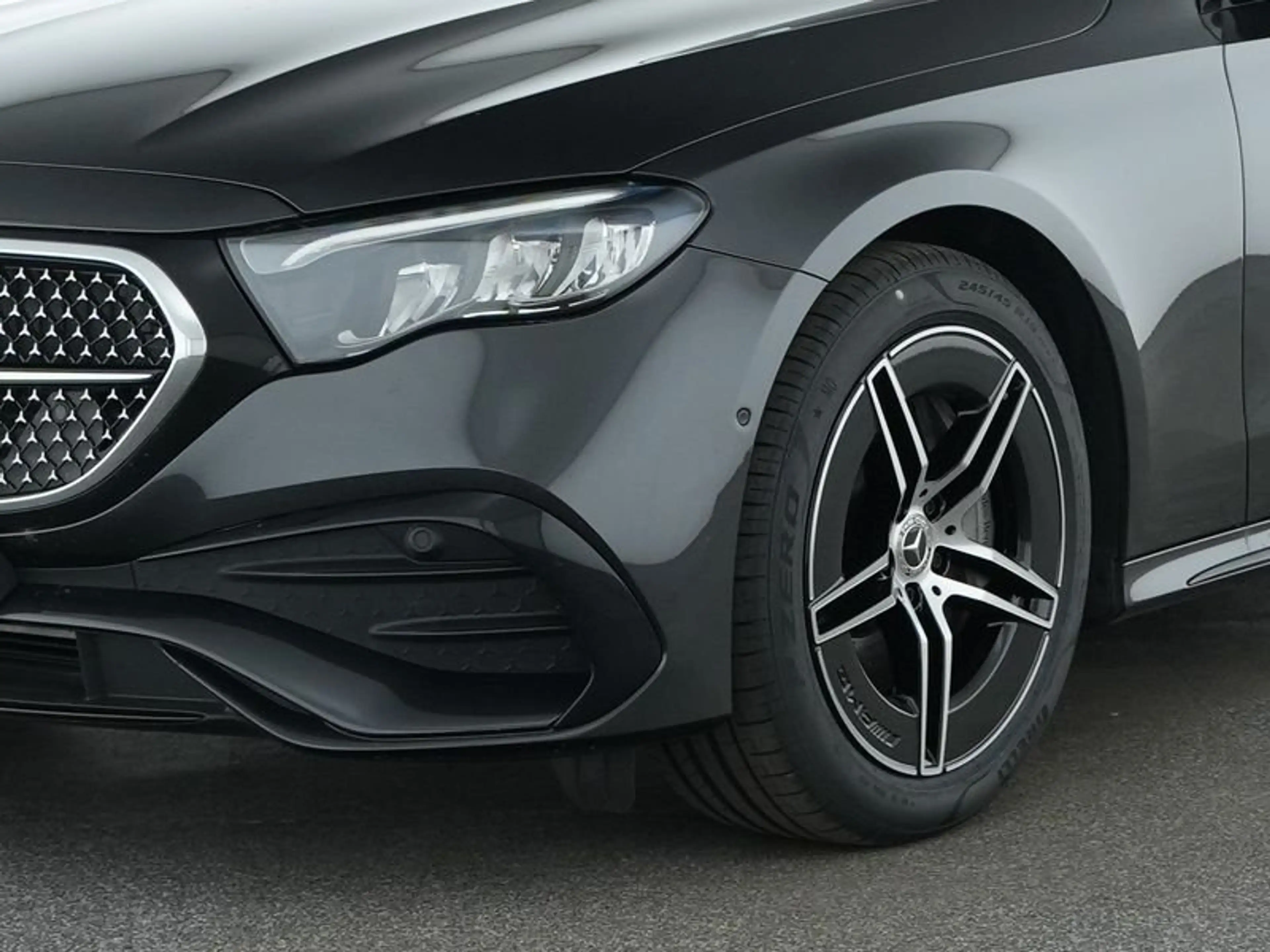 Mercedes-Benz E 200 AMG Night LED/Kamera/Tot/Distr/19"/Ambient — photo 2