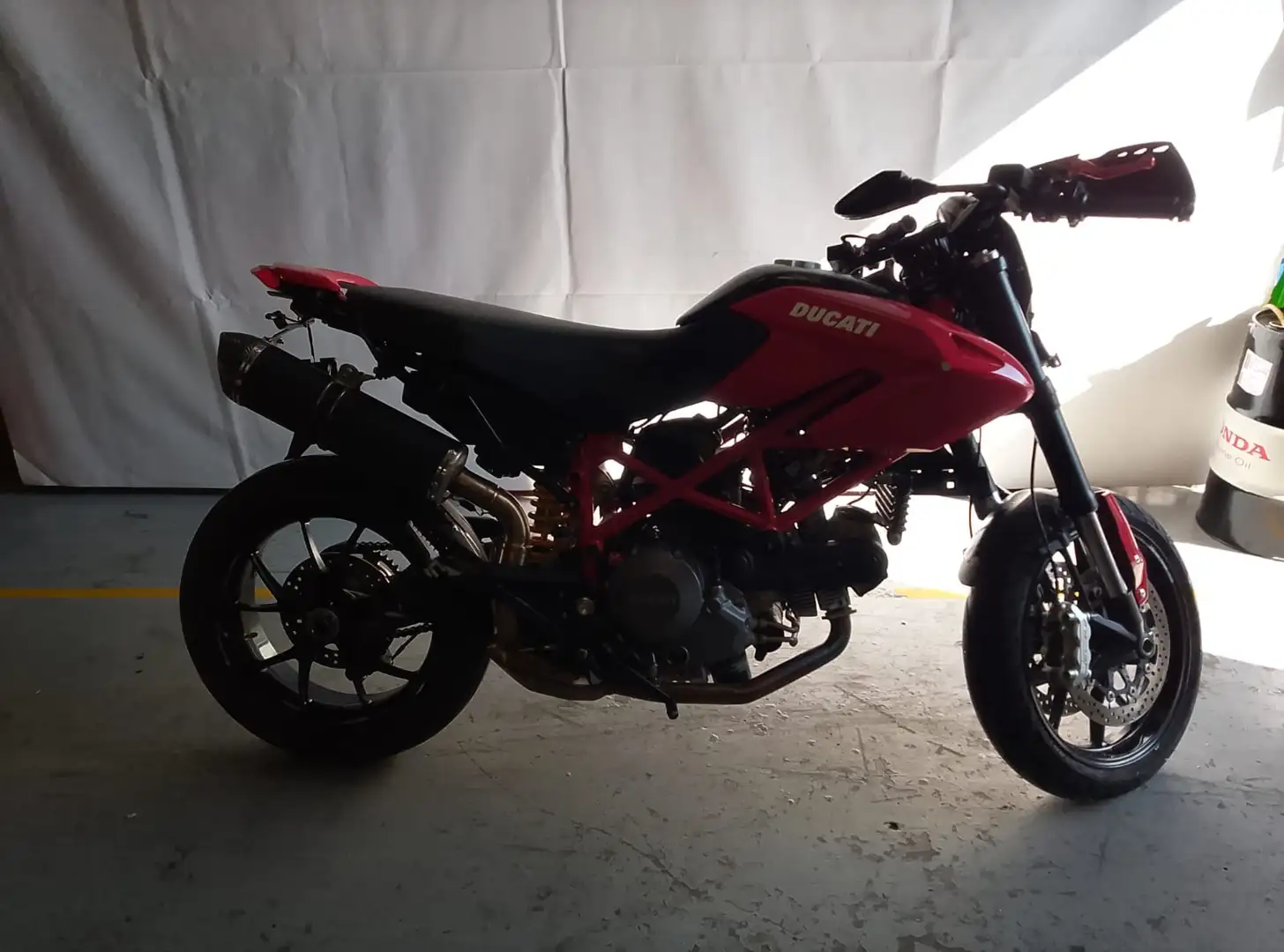 Ducati Hypermotard 796 Rojo - 1