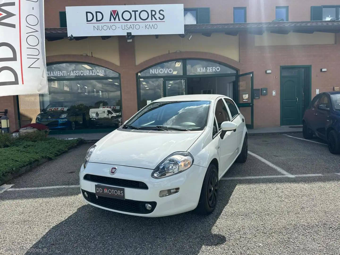 Fiat Punto 1.2 8V 5p. Lounge *NEOPATENTATI* Wit - 1