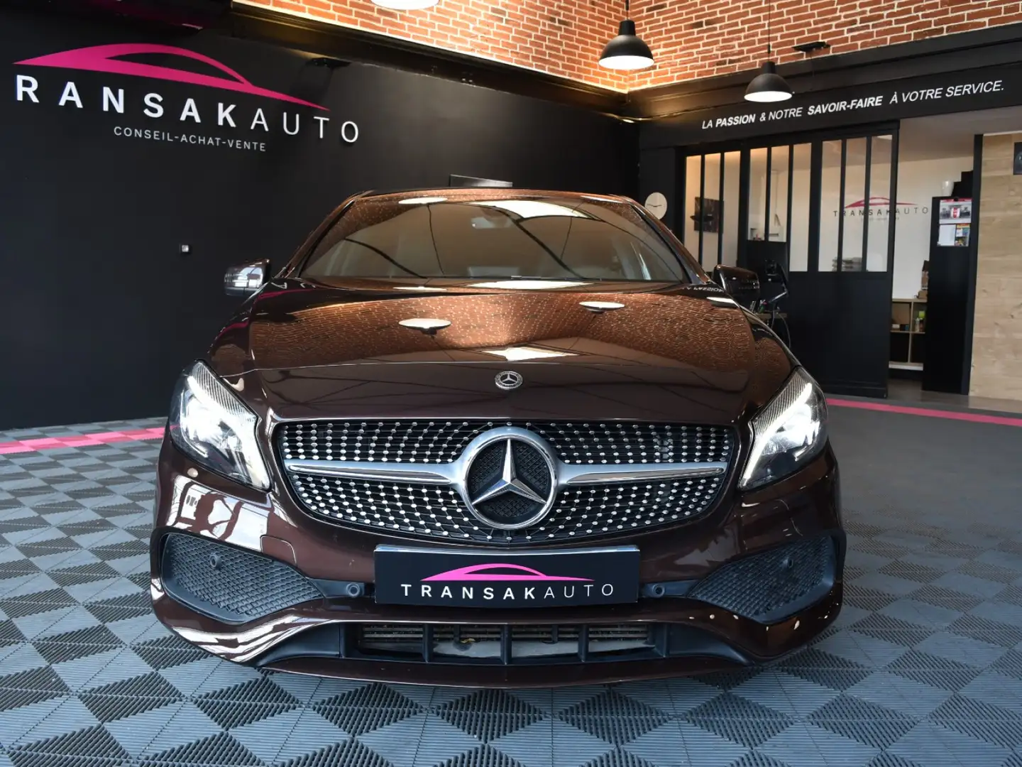 Mercedes-Benz Fascination Brązowy - 2