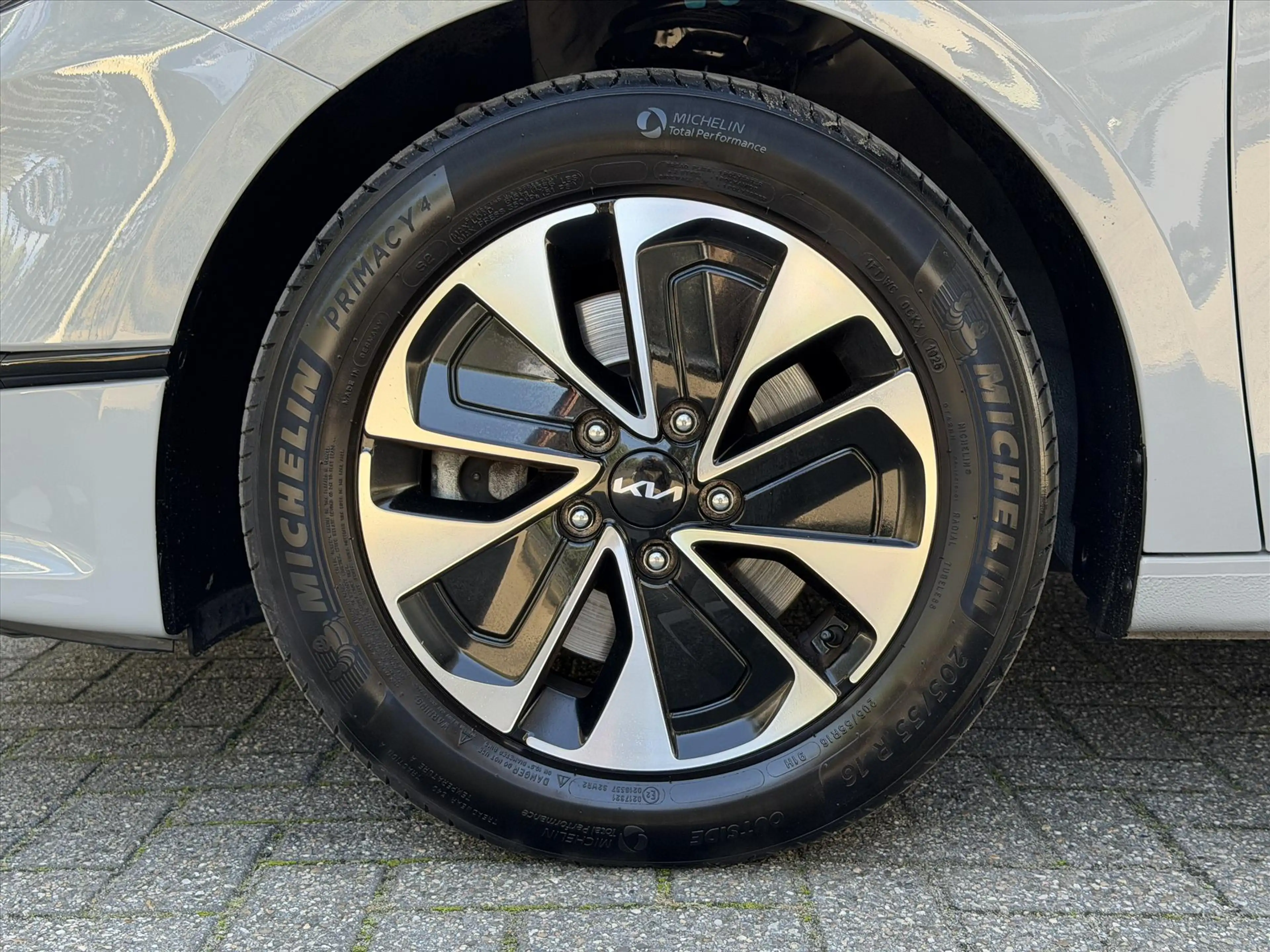 Kia Ceed / cee'd 1.0 T-GDi 100pk Design Edition — photo 17