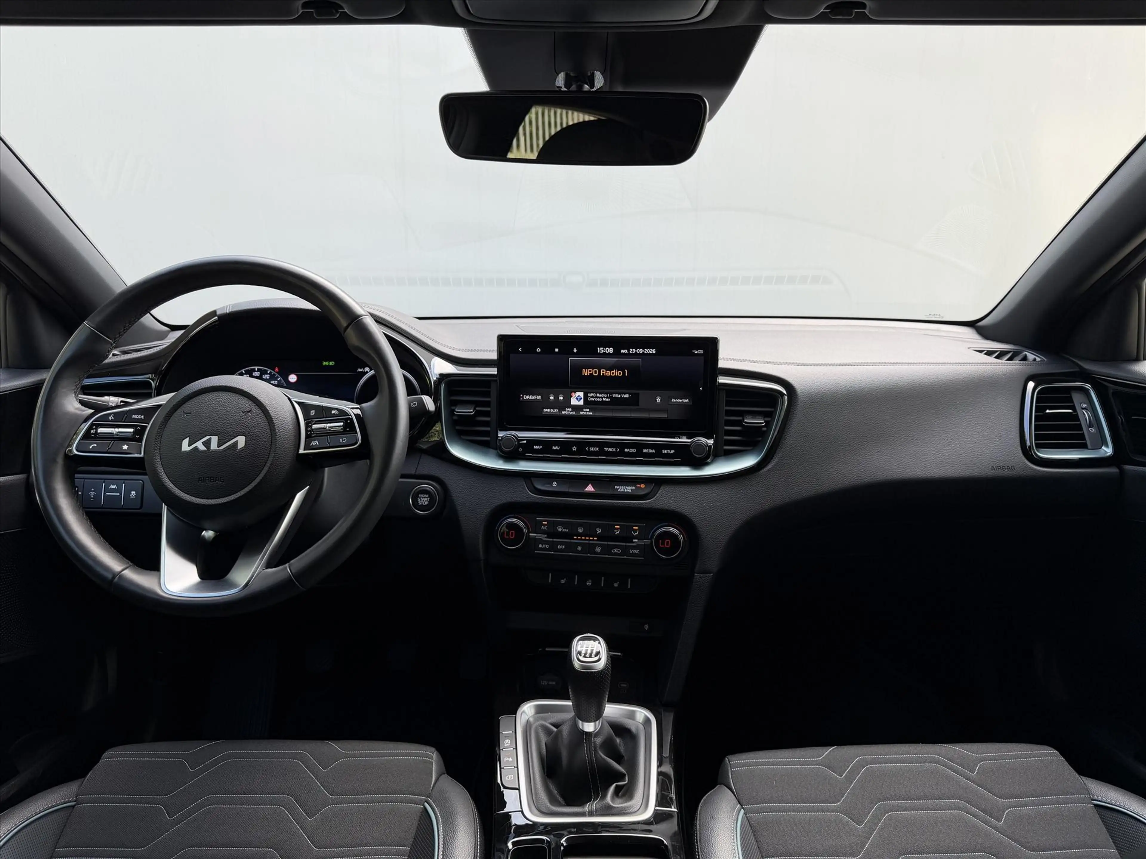 Kia Ceed / cee'd 1.0 T-GDi 100pk Design Edition — photo 11