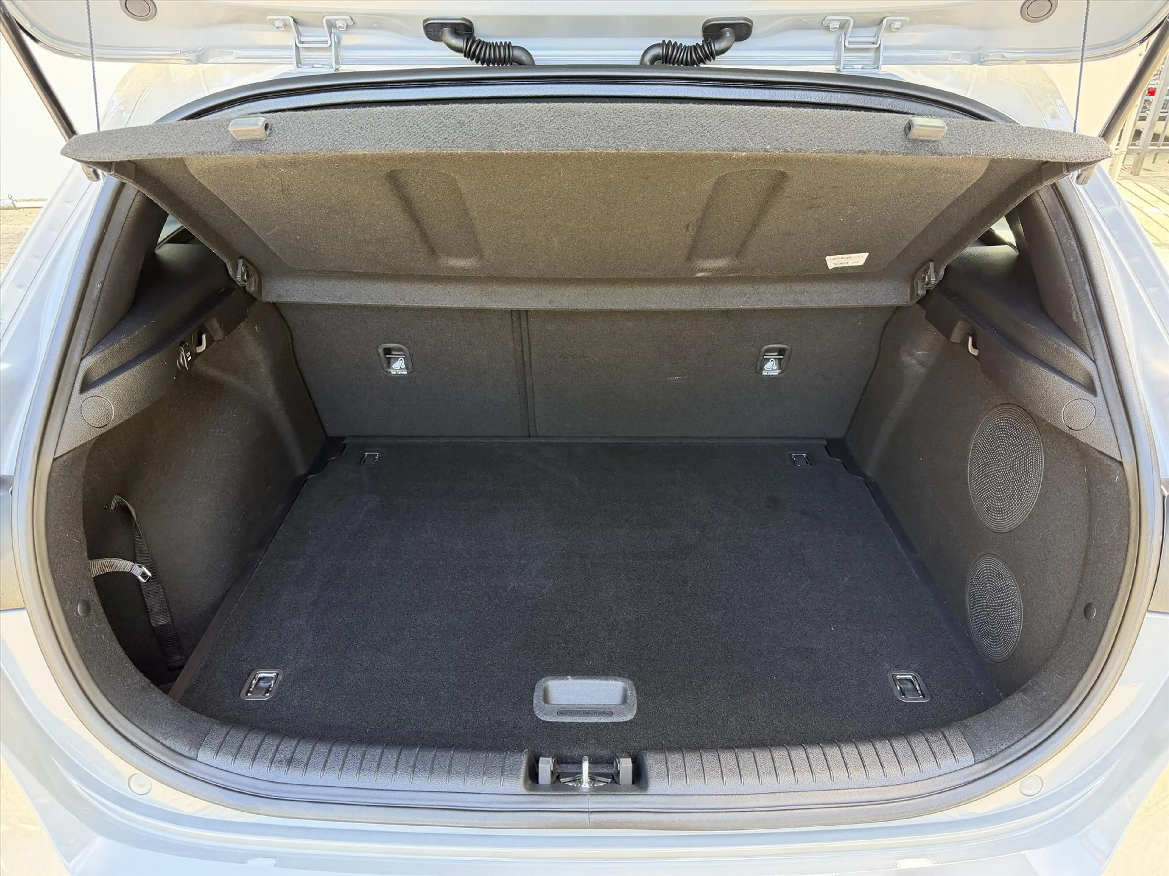 Kia Ceed / cee'd 1.0 T-GDi 100pk Design Edition — photo 20